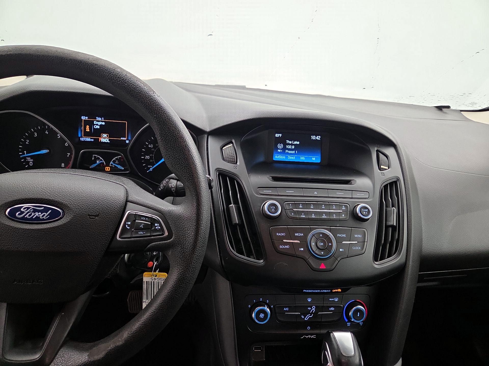 Thumbnail: 2015 Ford Focus - 9