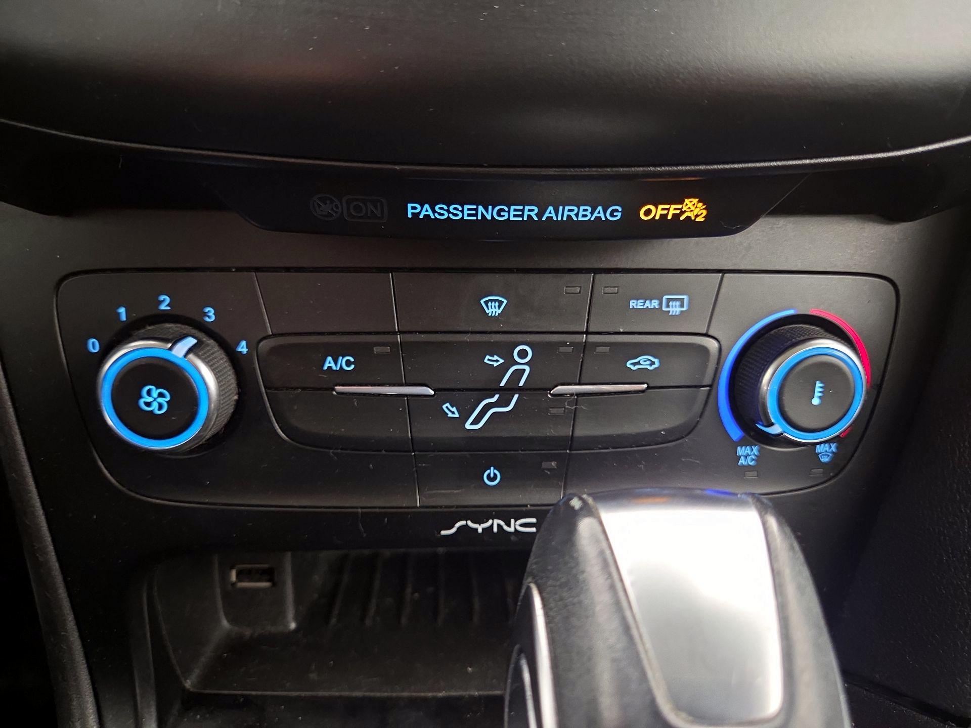 Thumbnail: 2015 Ford Focus - 16