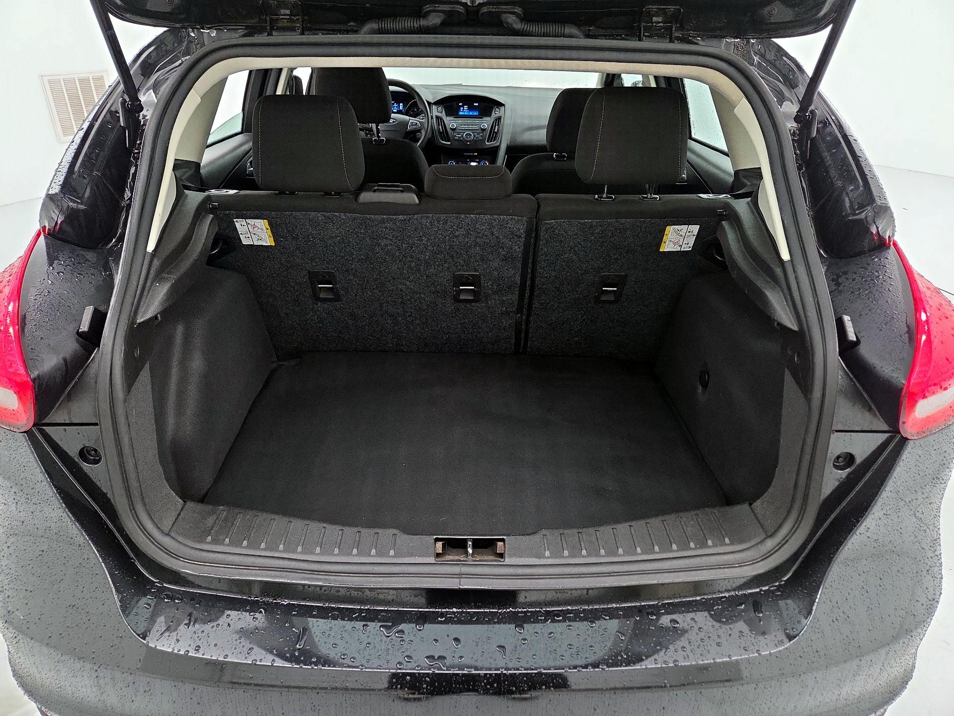 Thumbnail: 2015 Ford Focus - 20