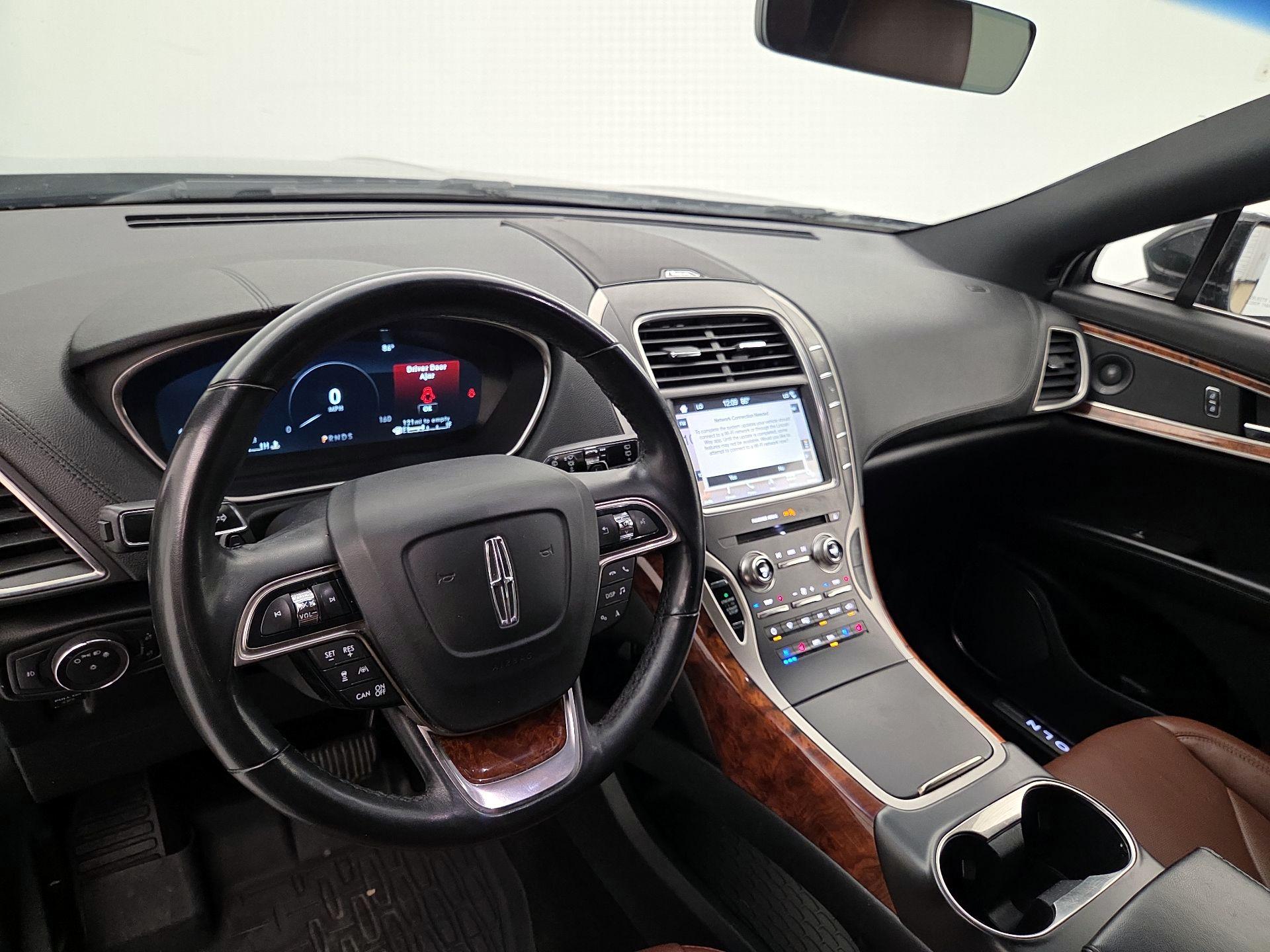 Thumbnail: 2019 Lincoln Nautilus - 9