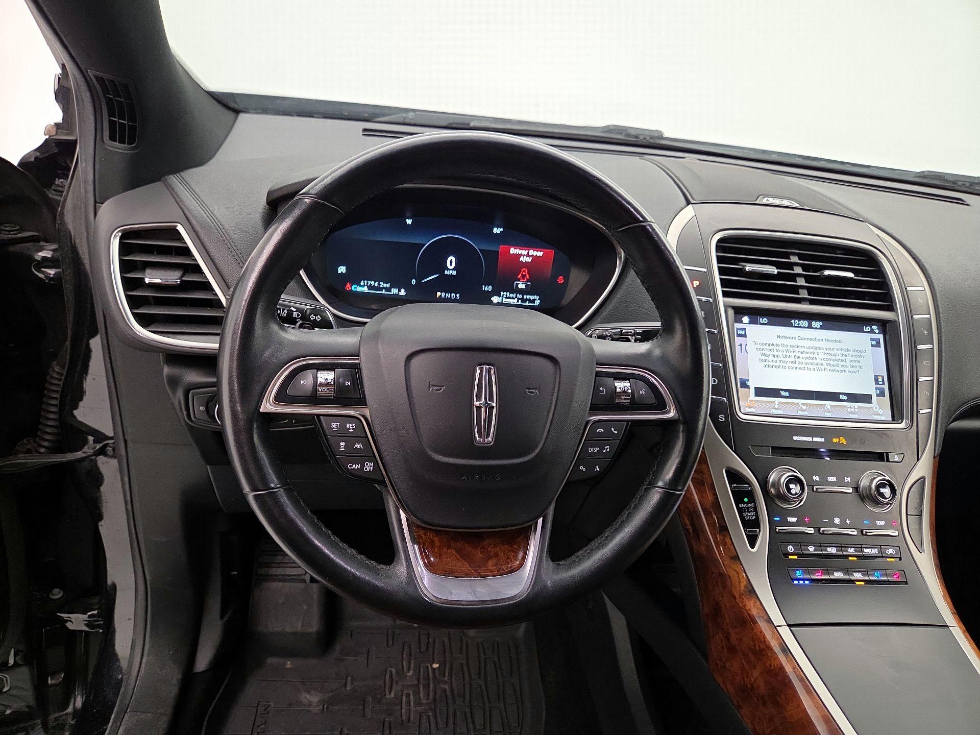 Thumbnail: 2019 Lincoln Nautilus - 10