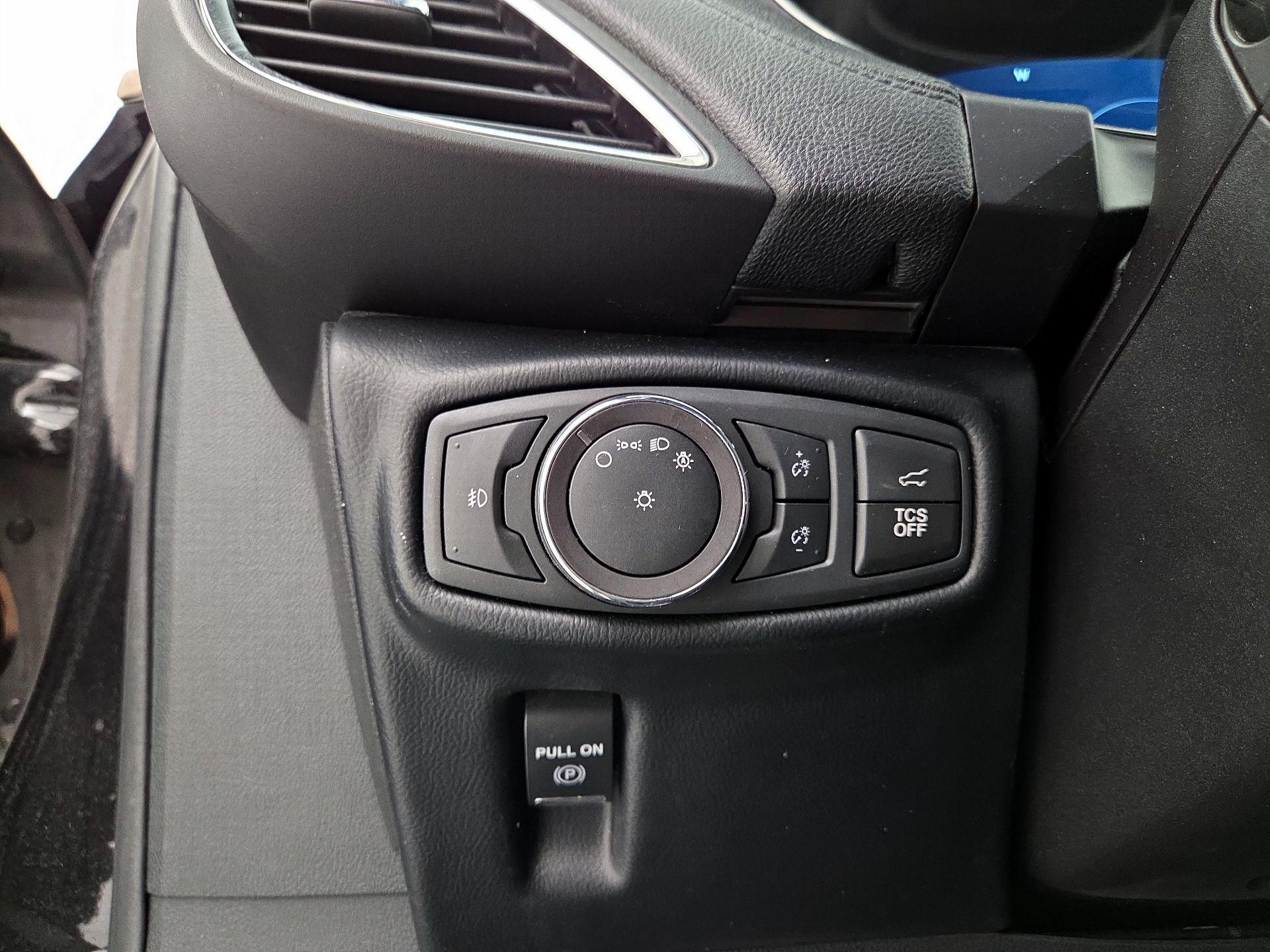 Thumbnail: 2019 Lincoln Nautilus - 13