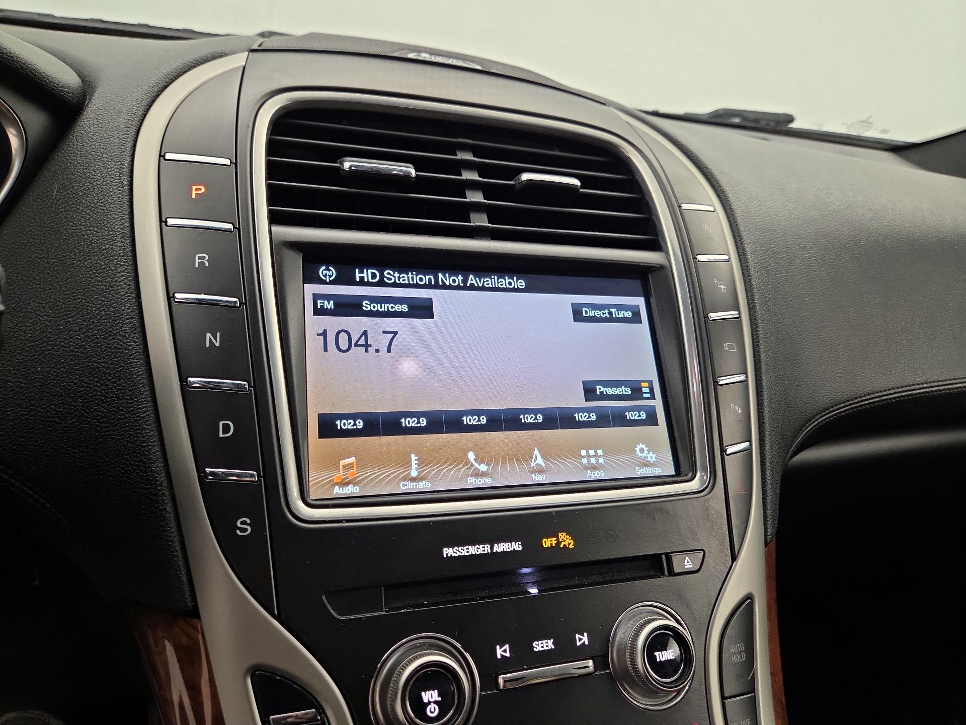 Thumbnail: 2019 Lincoln Nautilus - 15