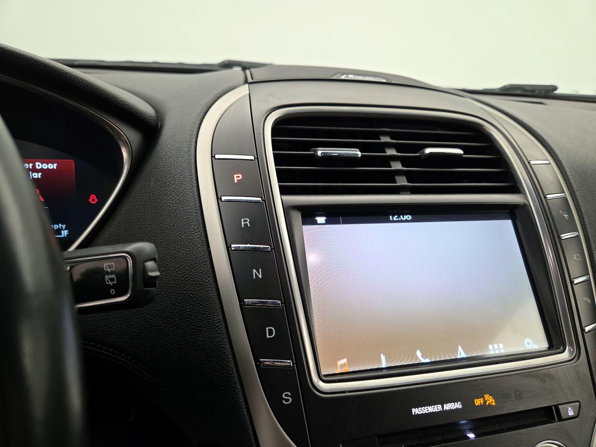 Thumbnail: 2019 Lincoln Nautilus - 17