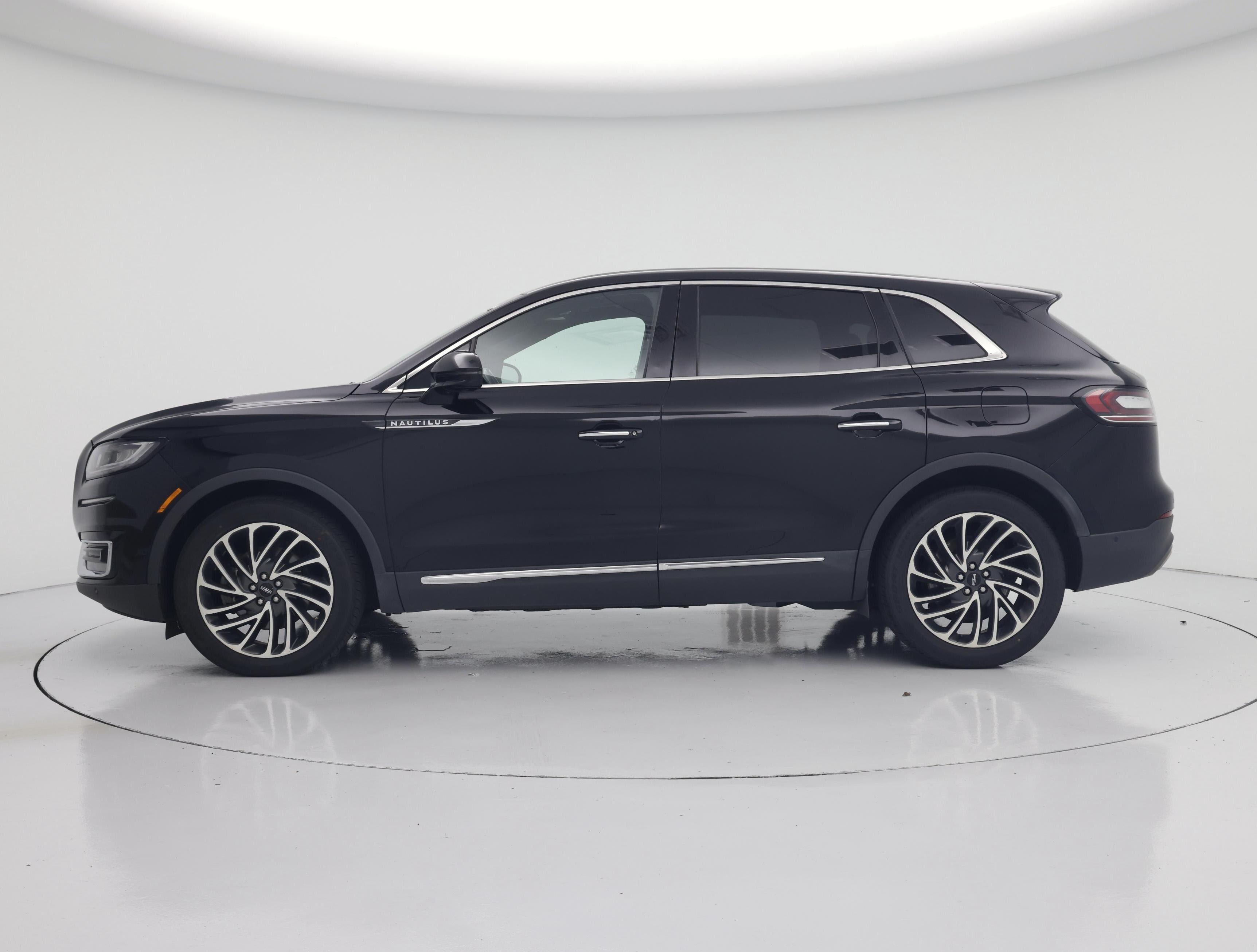 Thumbnail: 2019 Lincoln Nautilus - 3