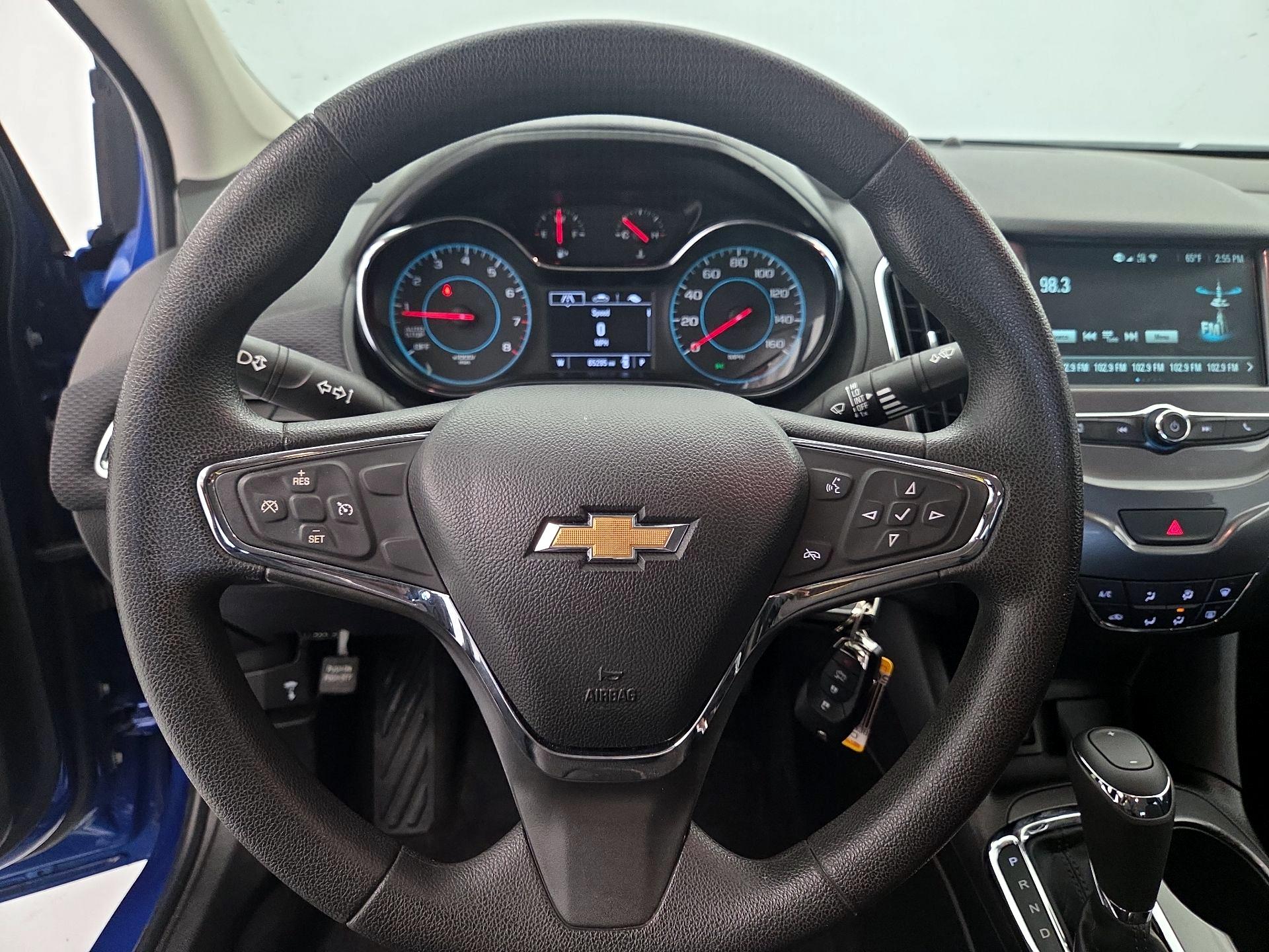 Thumbnail: 2018 Chevrolet Cruze - 10