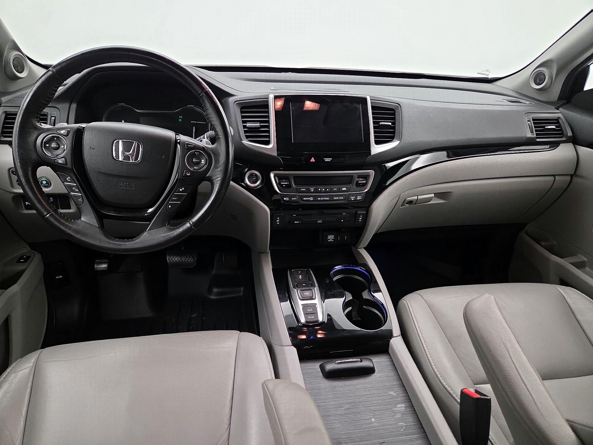 Thumbnail: 2018 Honda Pilot - 9