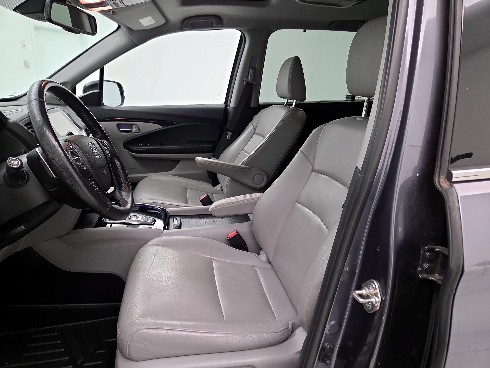 Thumbnail: 2018 Honda Pilot - 11