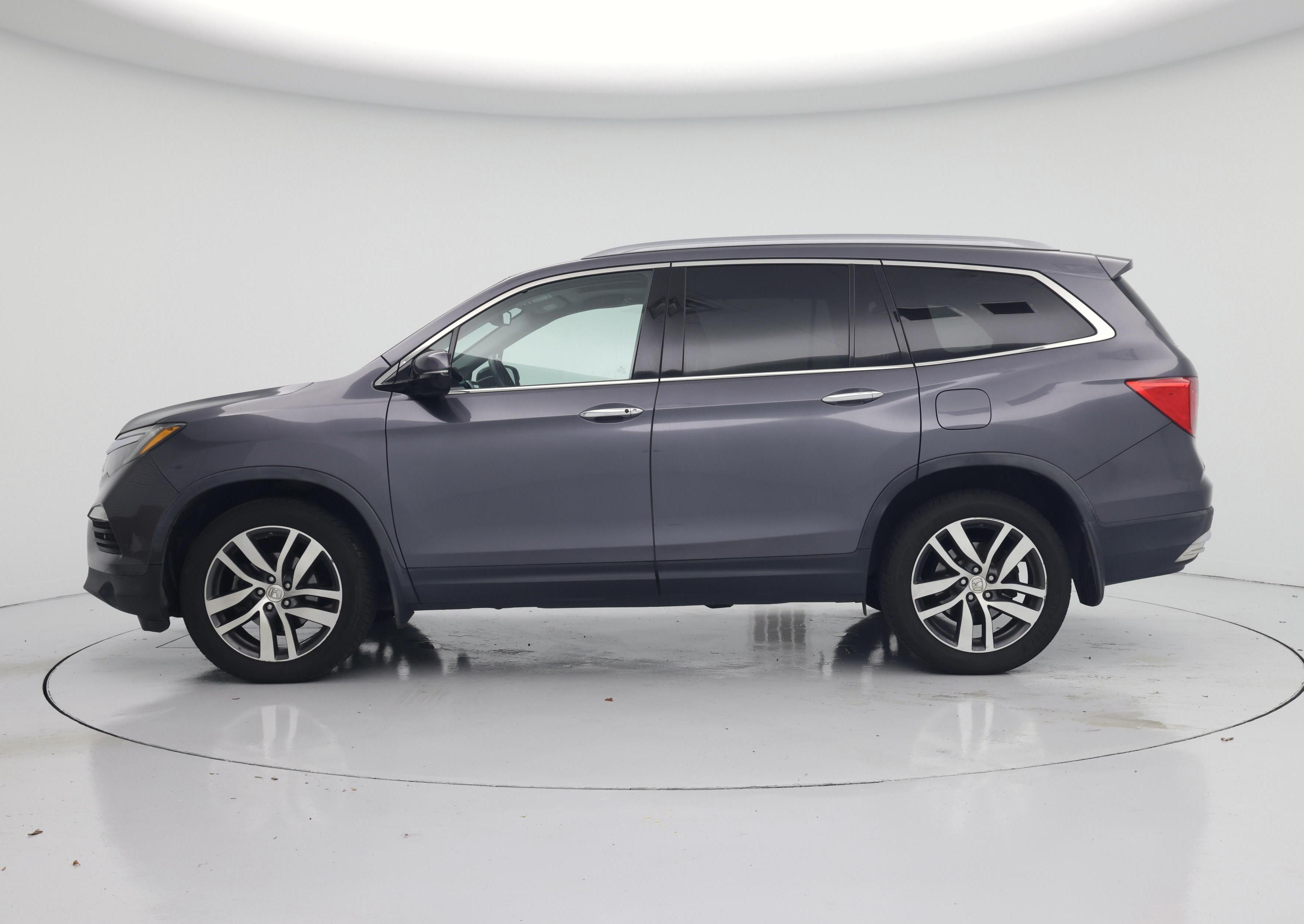 Thumbnail: 2018 Honda Pilot - 3