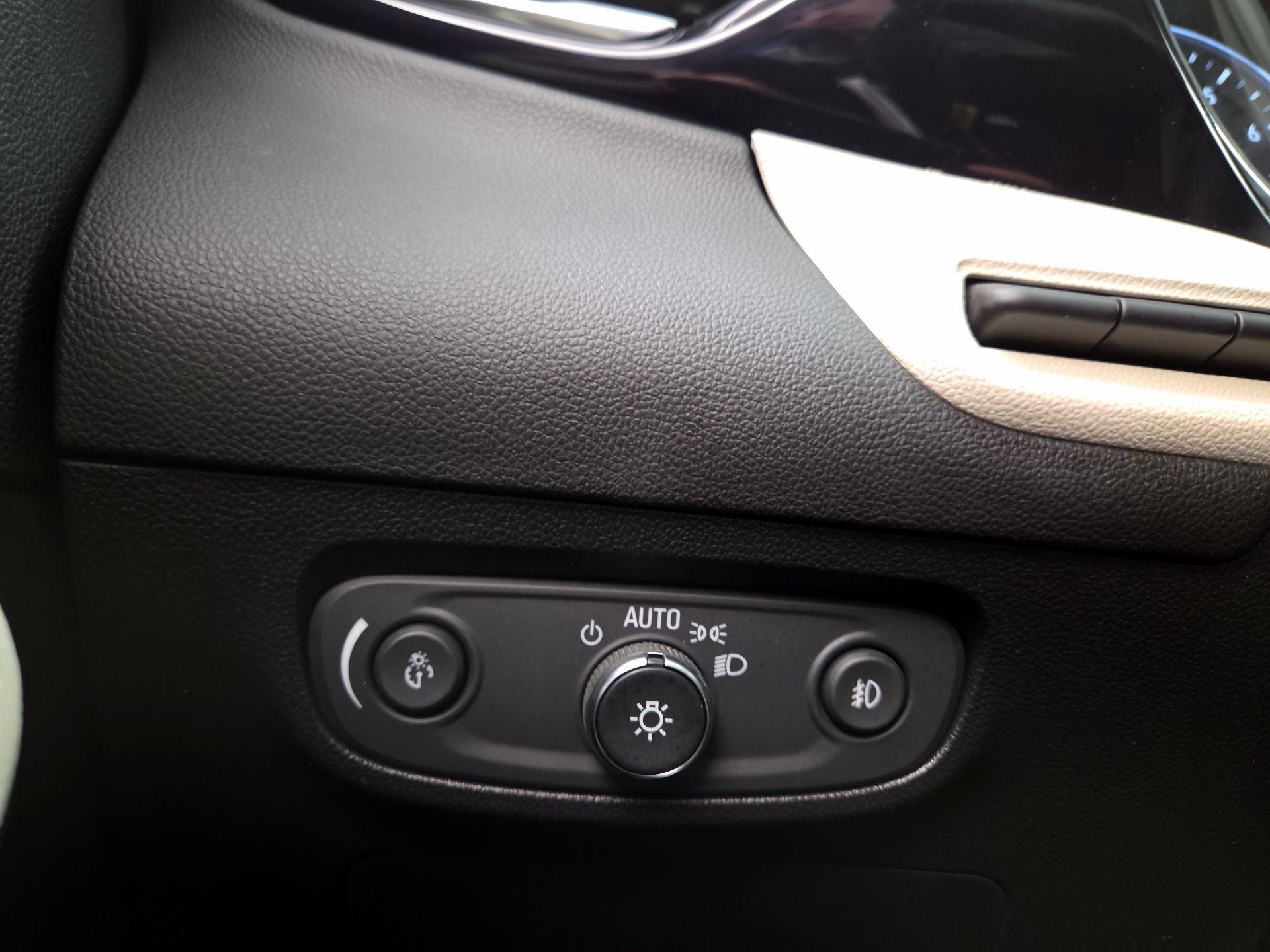 Thumbnail: 2020 Buick Encore GX - 13