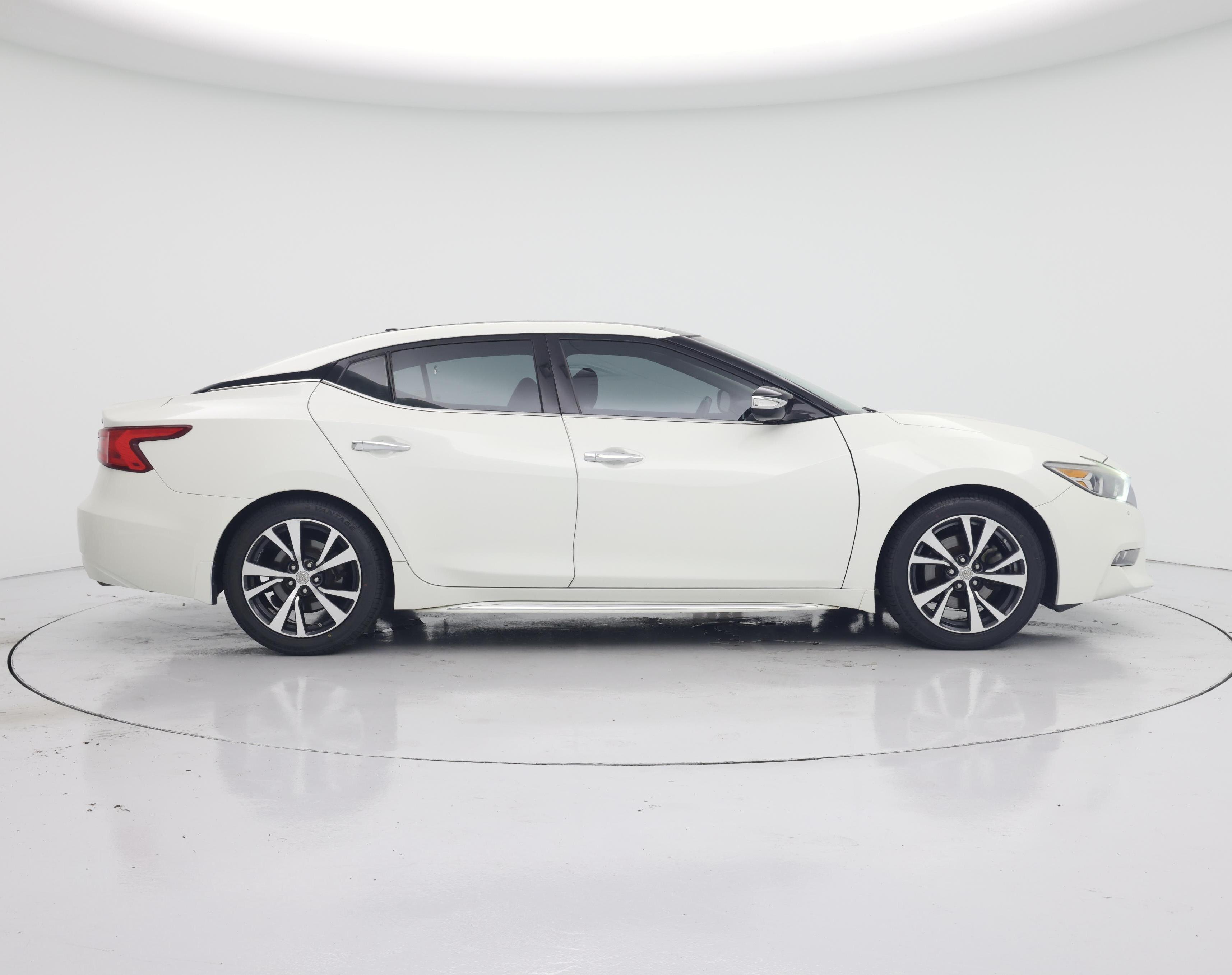 Thumbnail: 2017 Nissan Maxima - 7