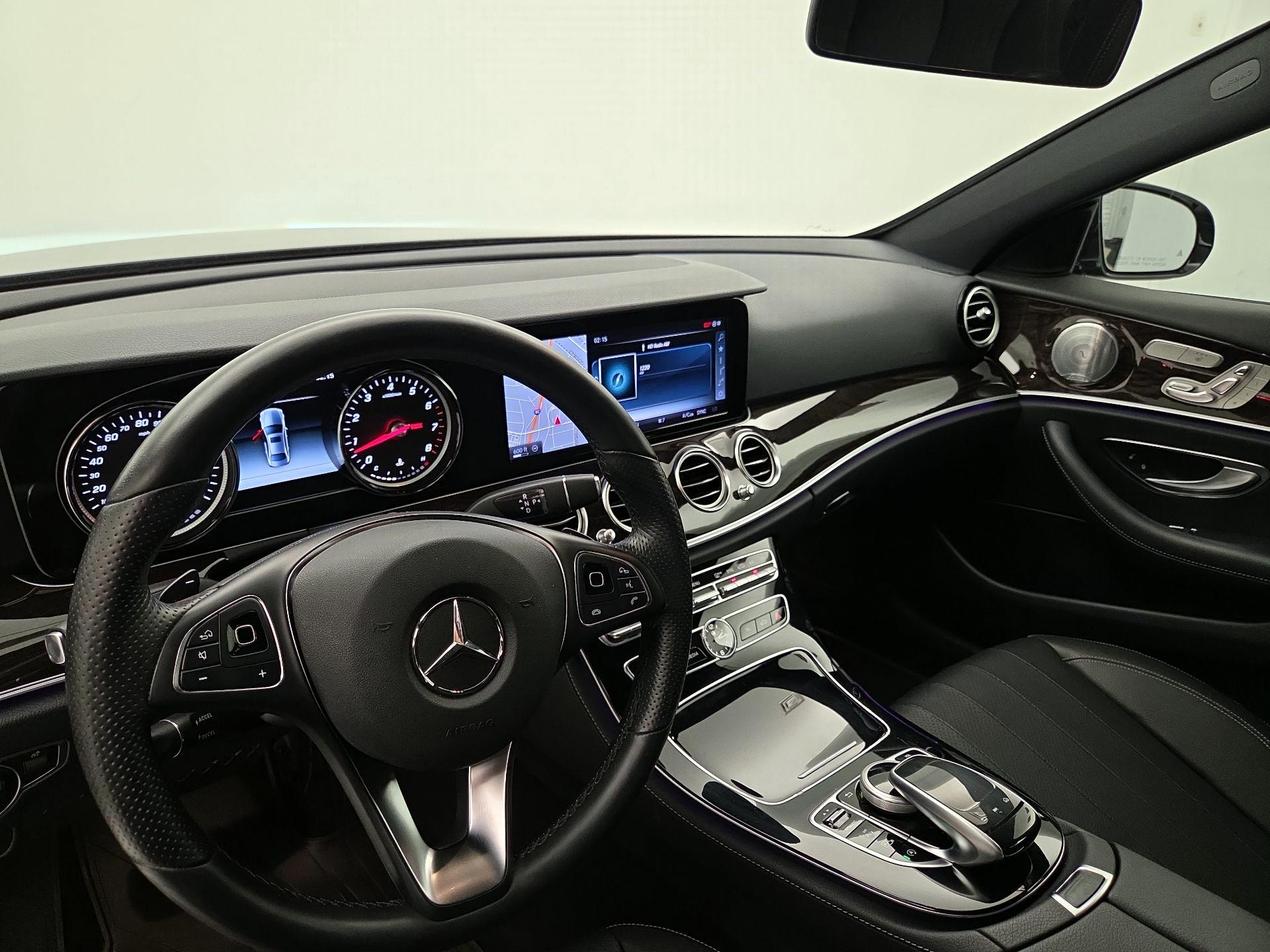 Thumbnail: 2017 Mercedes-Benz E-Class - 9