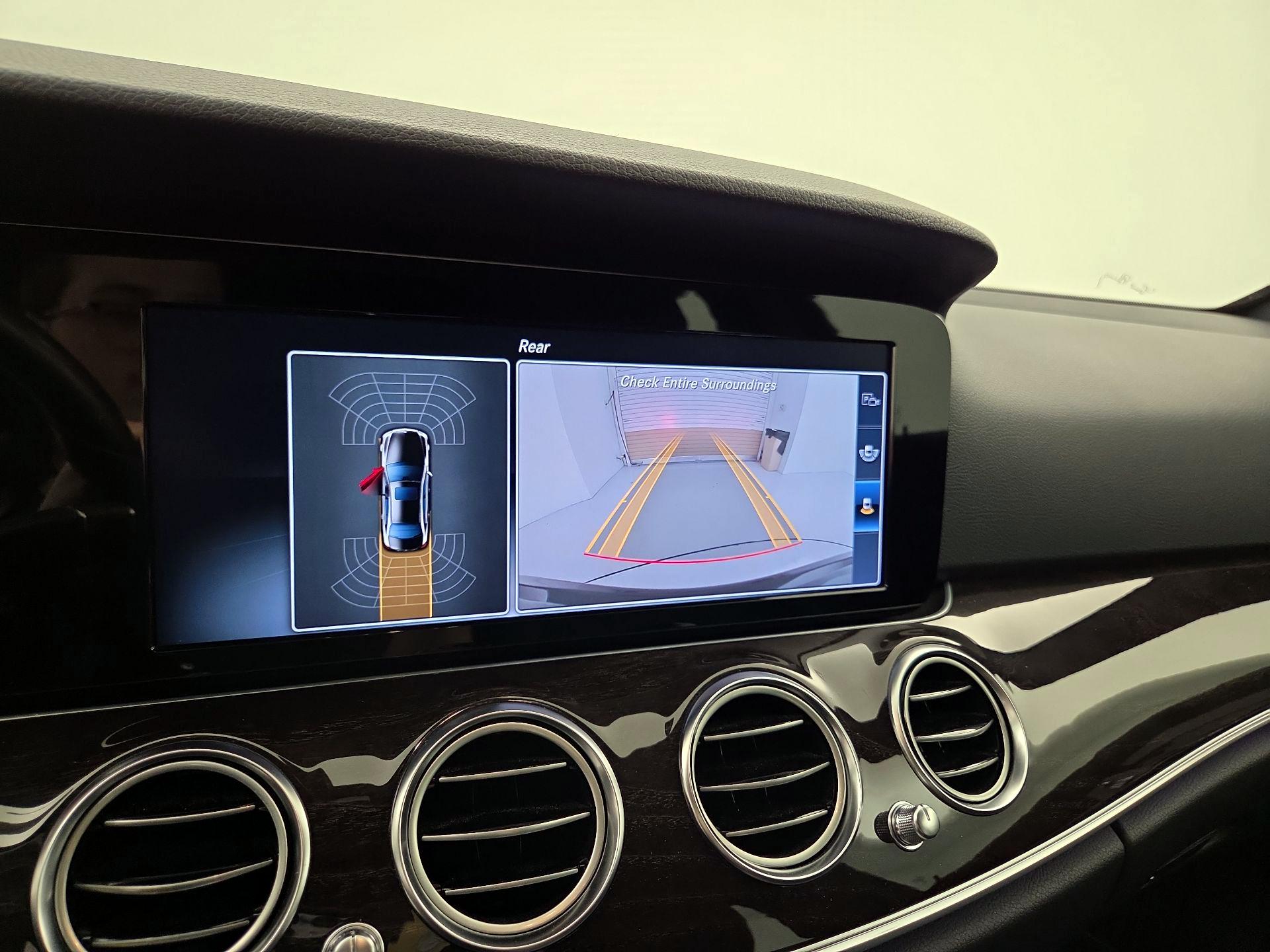 Thumbnail: 2017 Mercedes-Benz E-Class - 15
