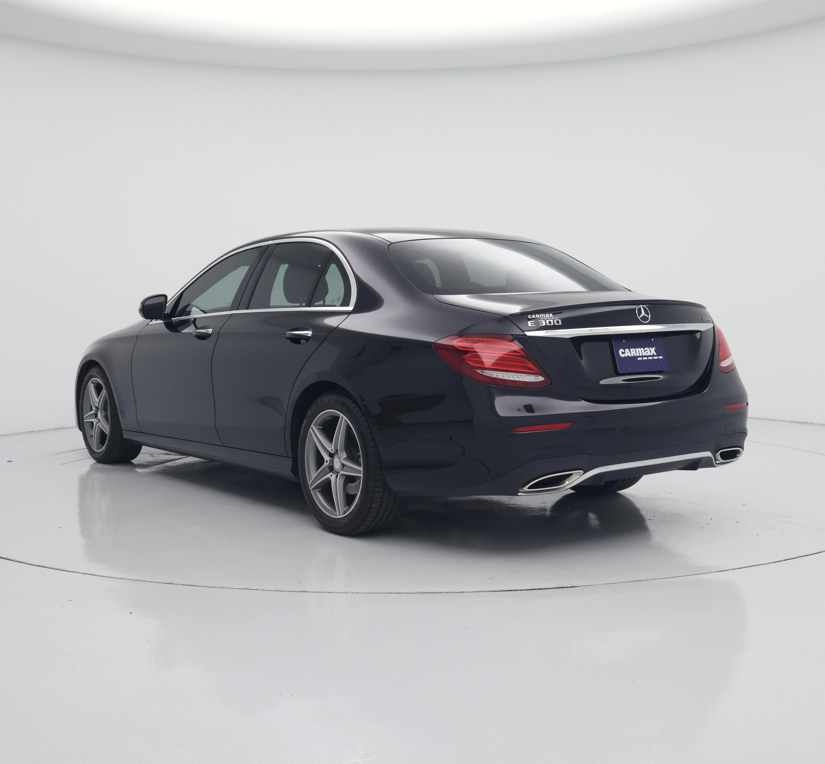 Thumbnail: 2017 Mercedes-Benz E-Class - 2