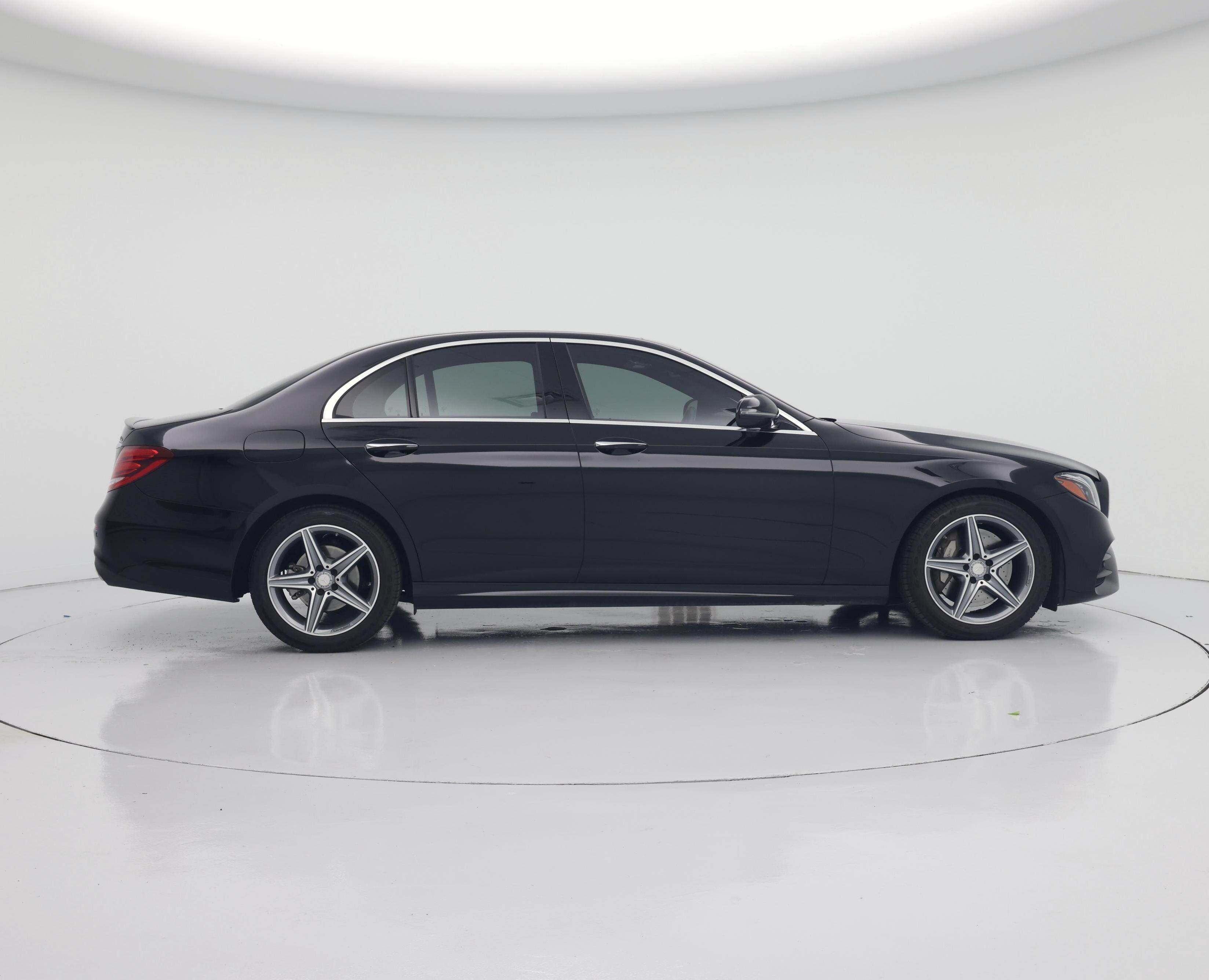 Thumbnail: 2017 Mercedes-Benz E-Class - 7