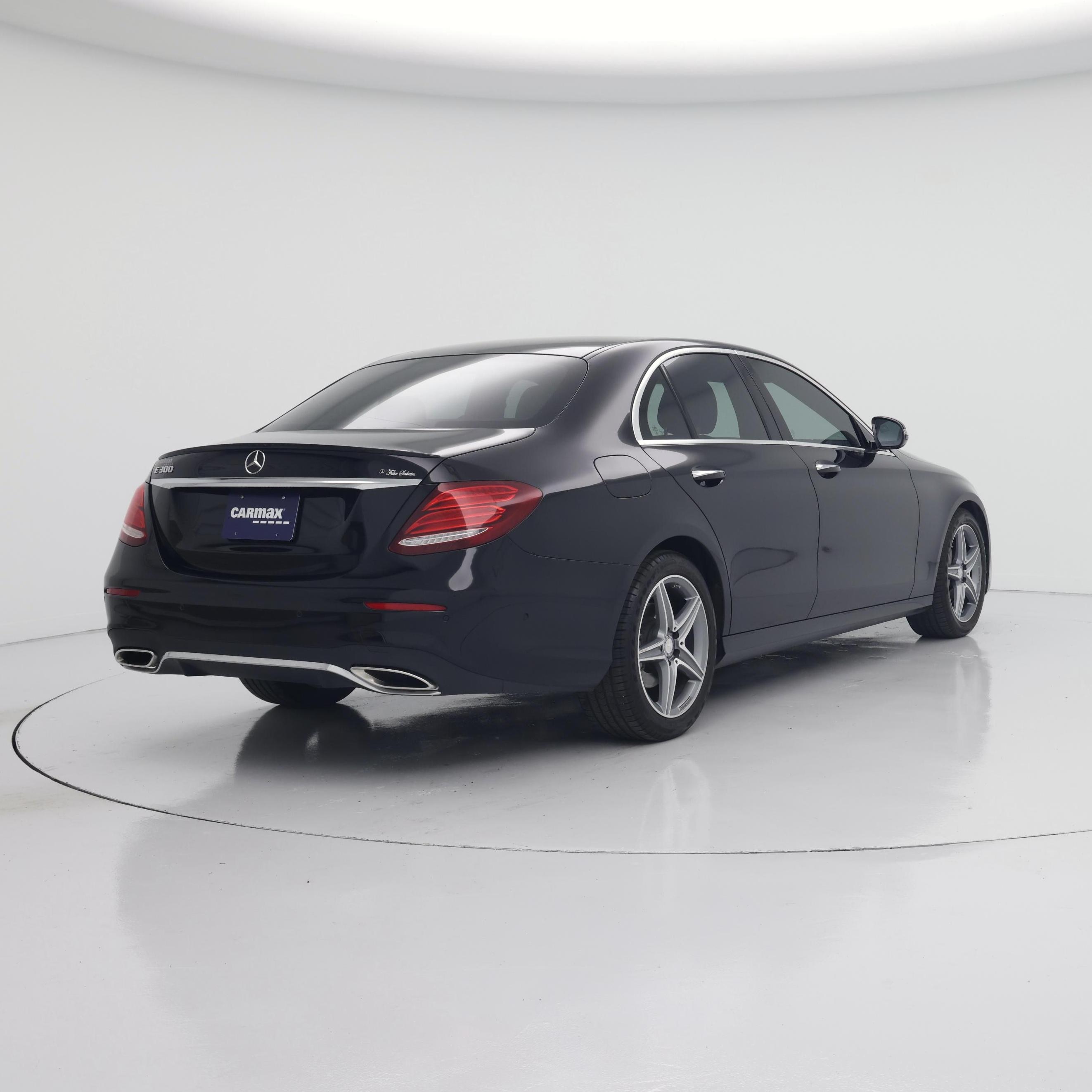 Thumbnail: 2017 Mercedes-Benz E-Class - 8