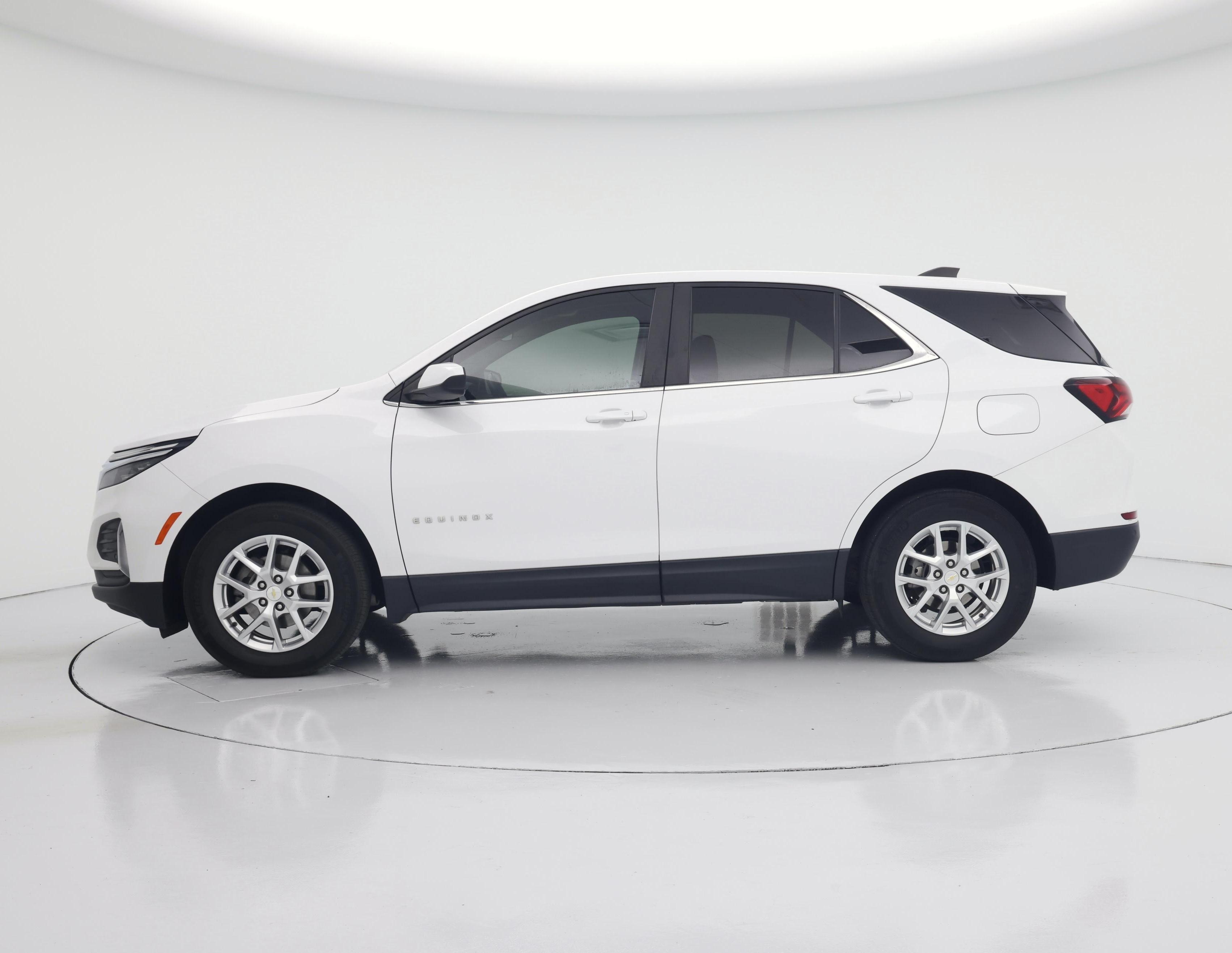 Thumbnail: 2022 Chevrolet Equinox - 3