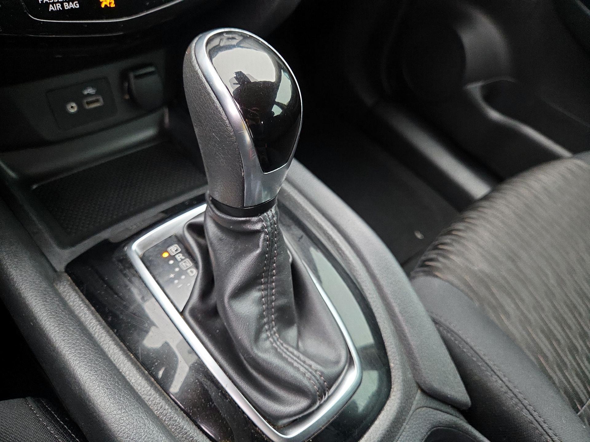 Thumbnail: 2019 Nissan Rogue - 17