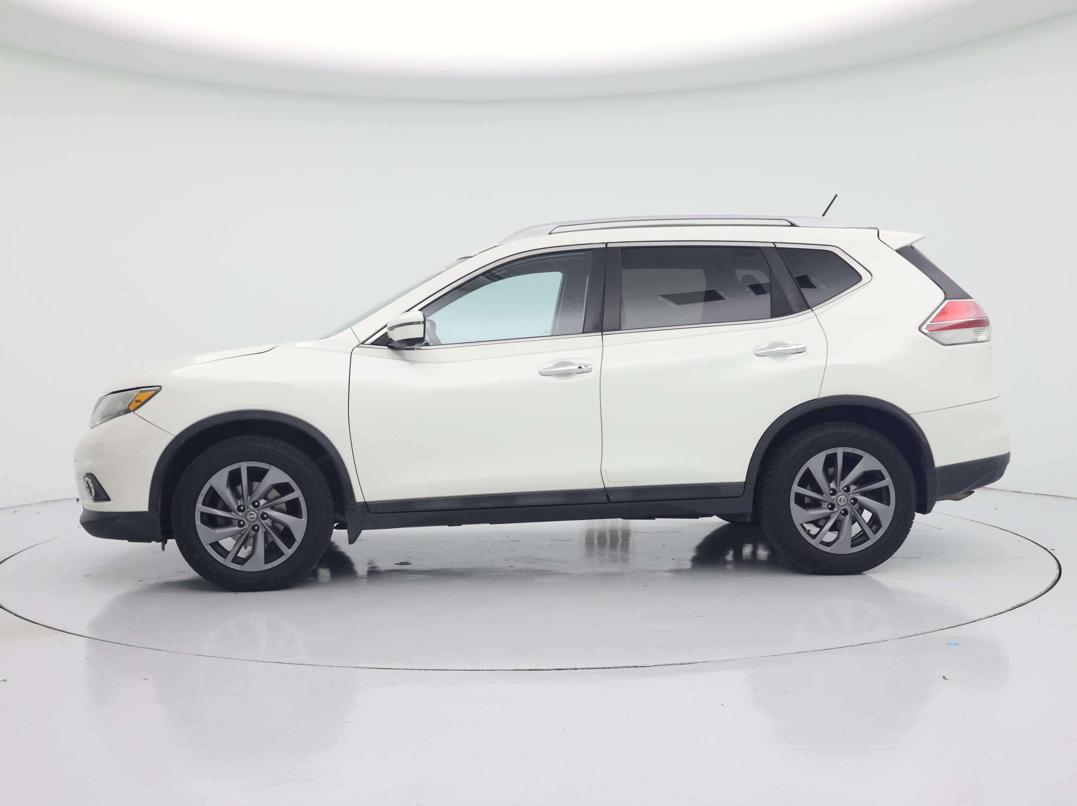 Thumbnail: 2016 Nissan Rogue - 3