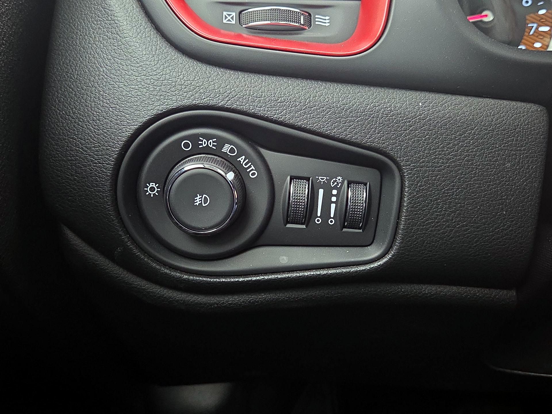 Thumbnail: 2023 Jeep Renegade - 13