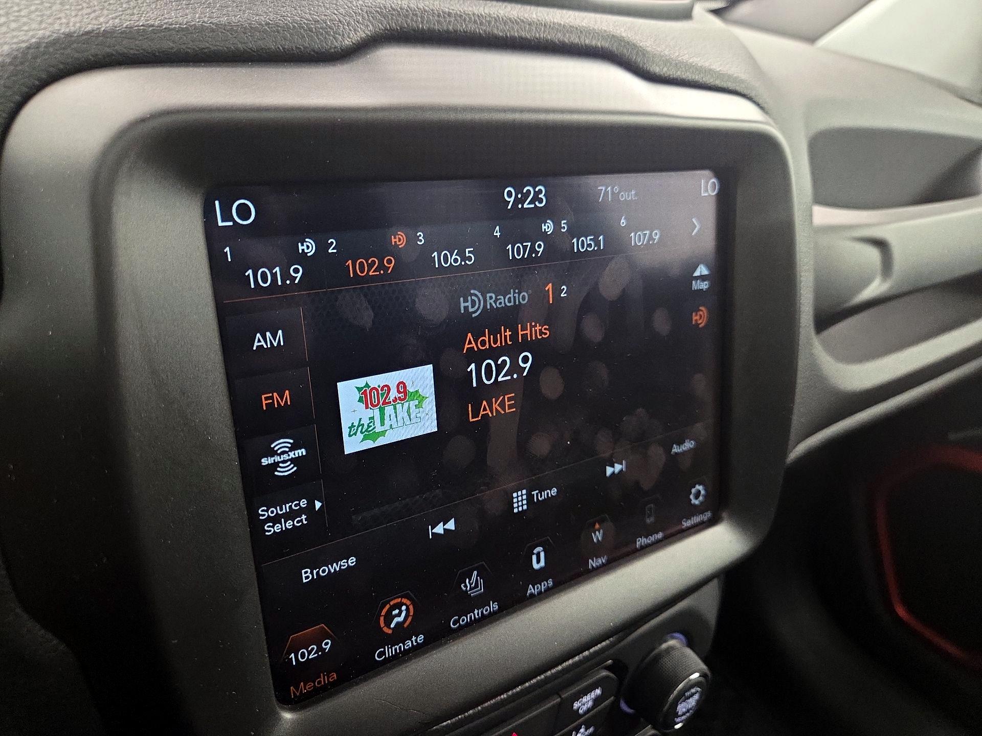 Thumbnail: 2023 Jeep Renegade - 16