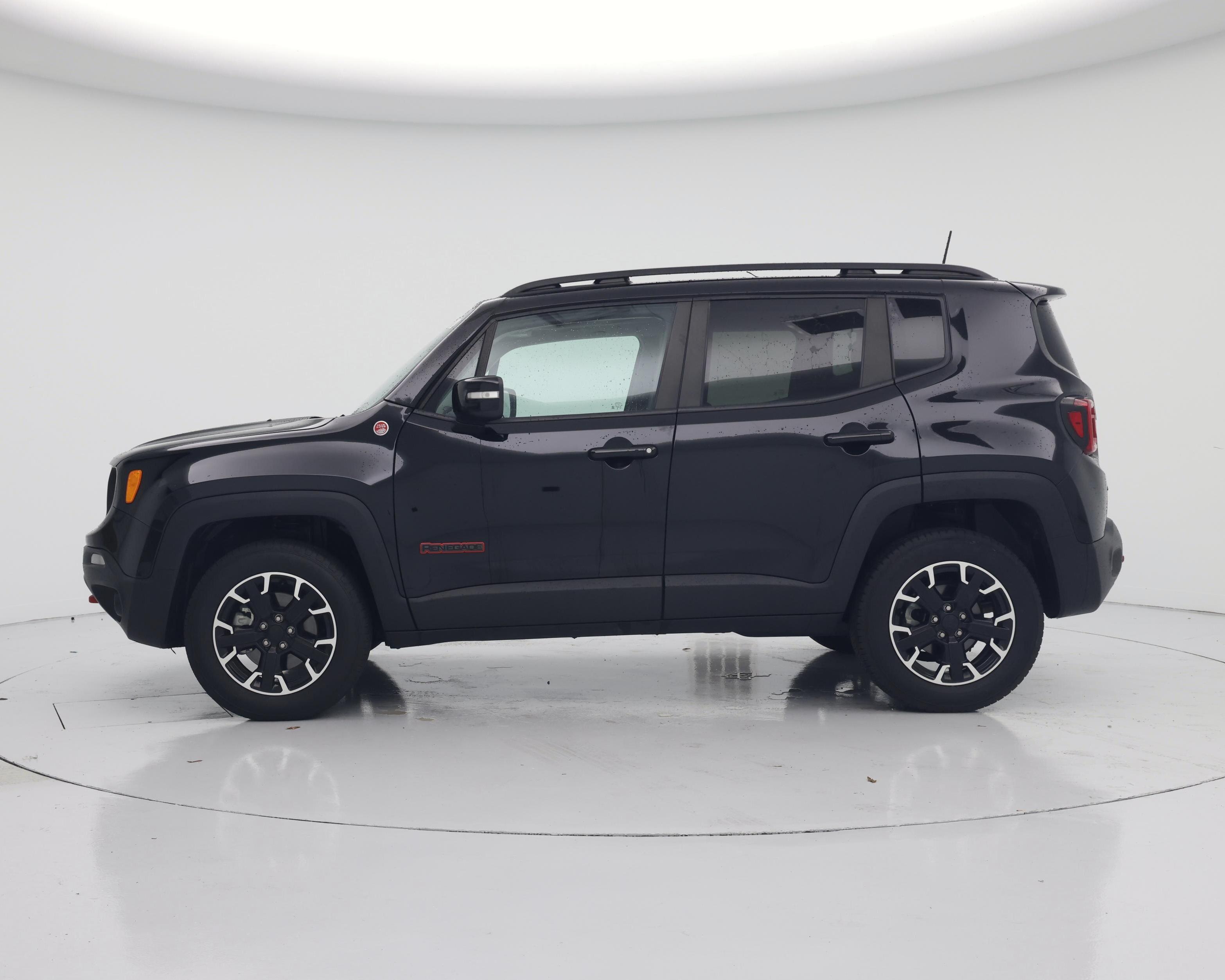 Thumbnail: 2023 Jeep Renegade - 3