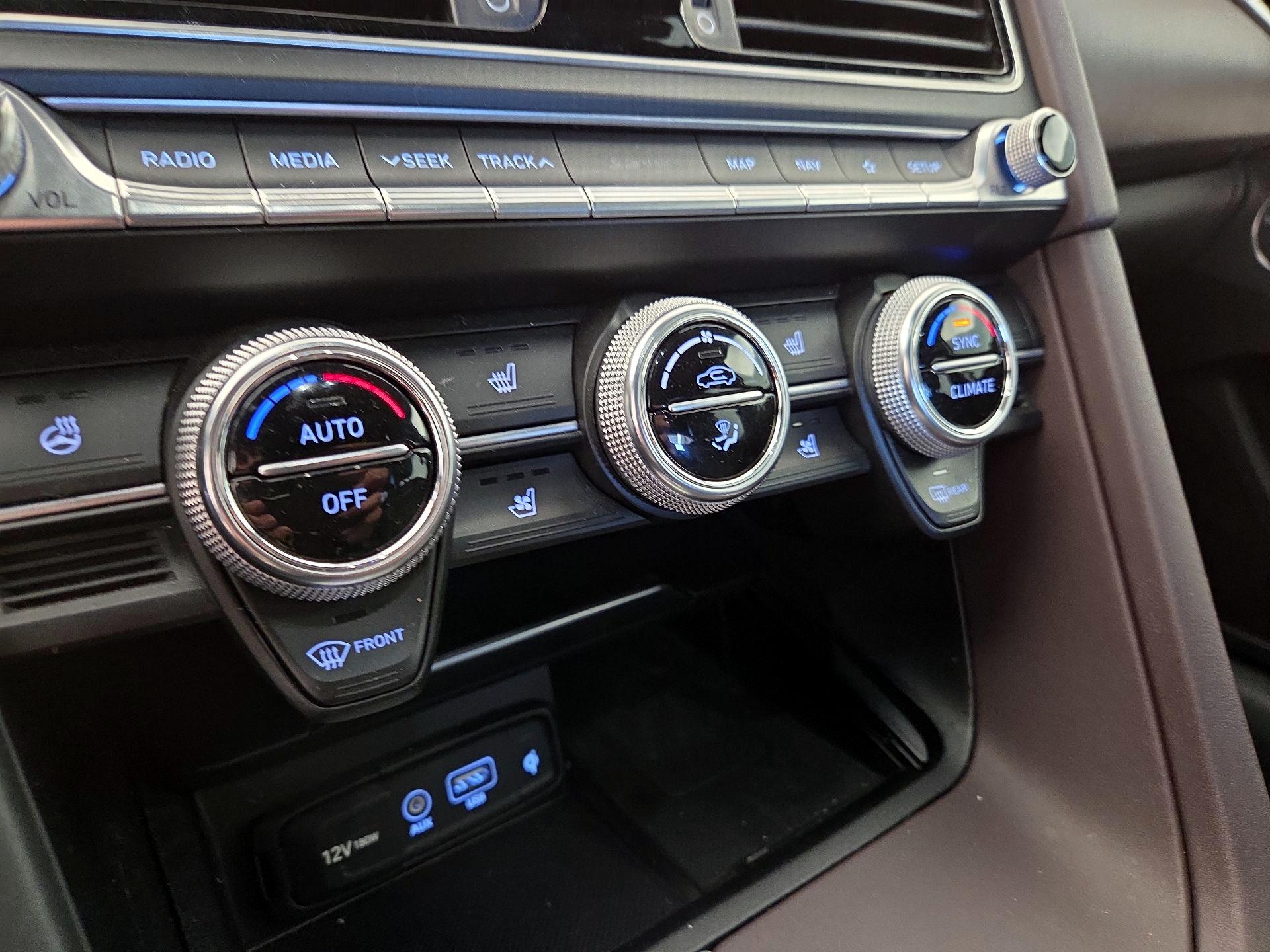 Thumbnail: 2019 Genesis G70 - 16
