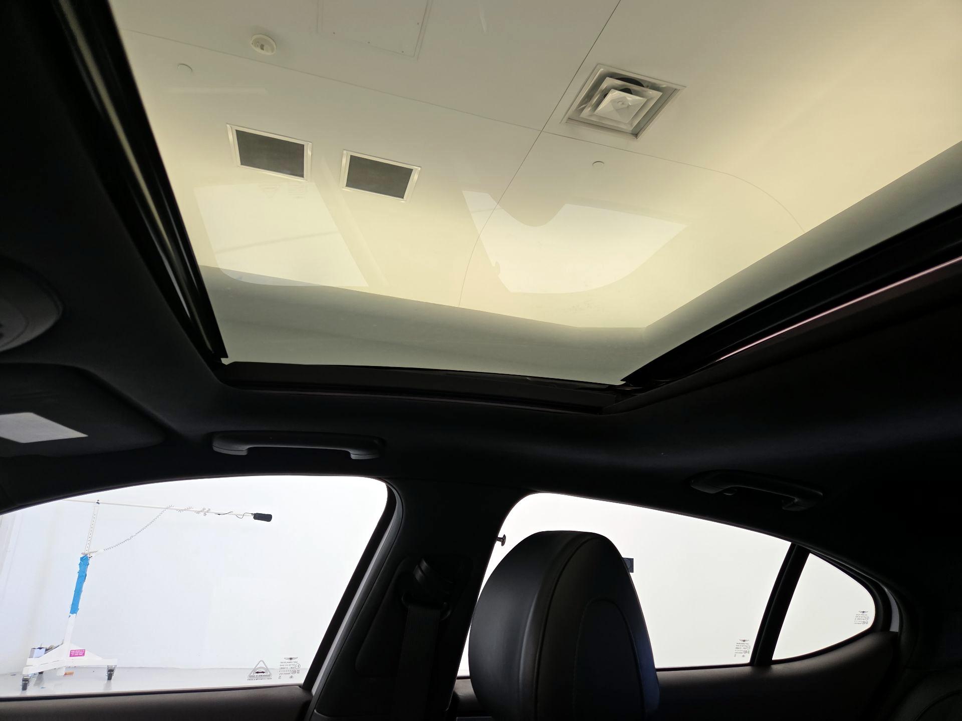 Thumbnail: 2019 Genesis G70 - 19