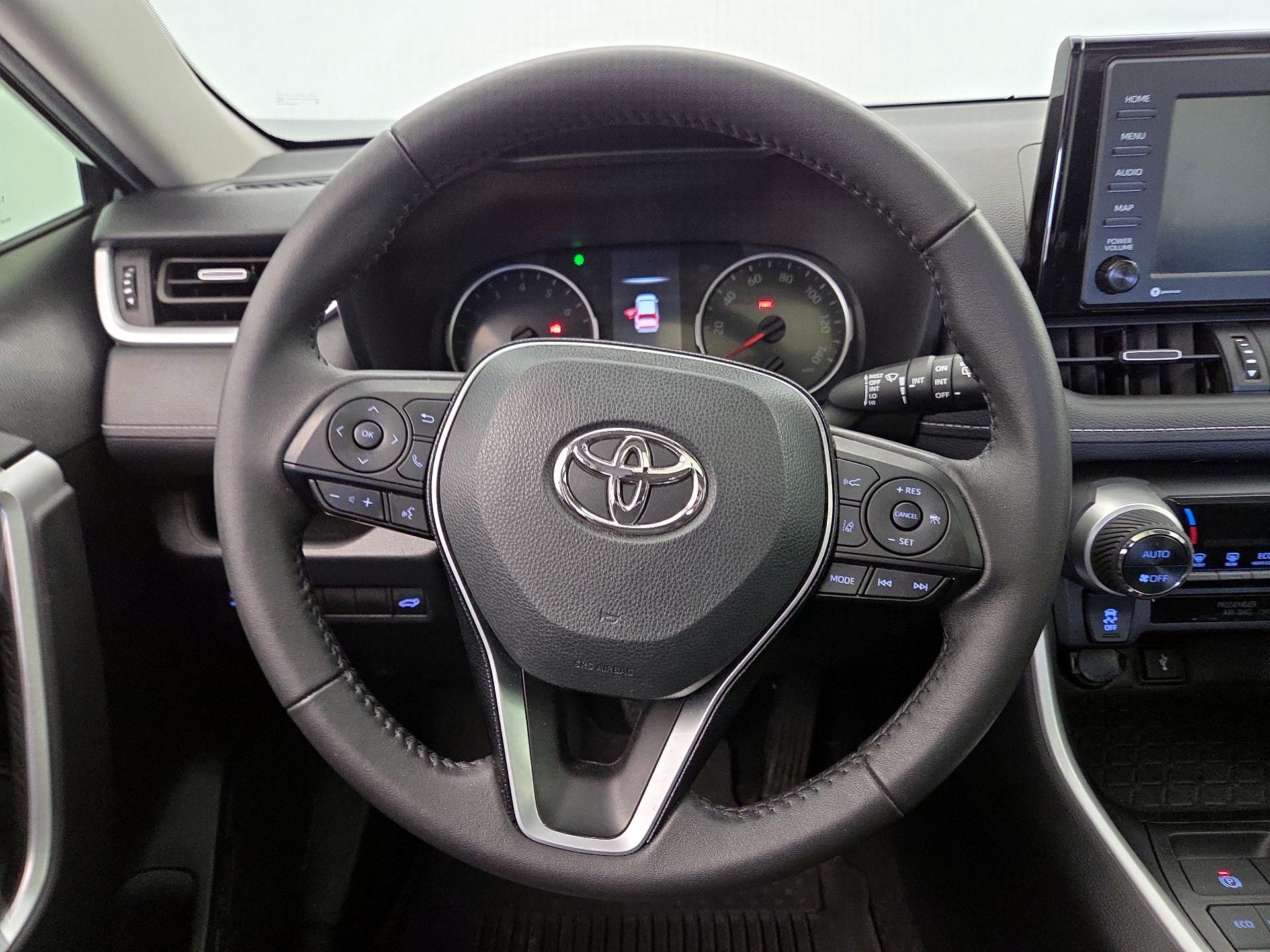 Thumbnail: 2021 Toyota RAV4 - 10
