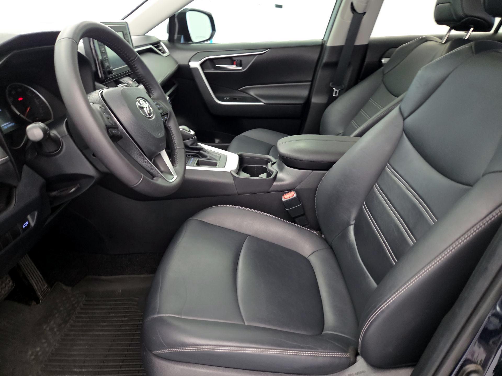 Thumbnail: 2021 Toyota RAV4 - 11