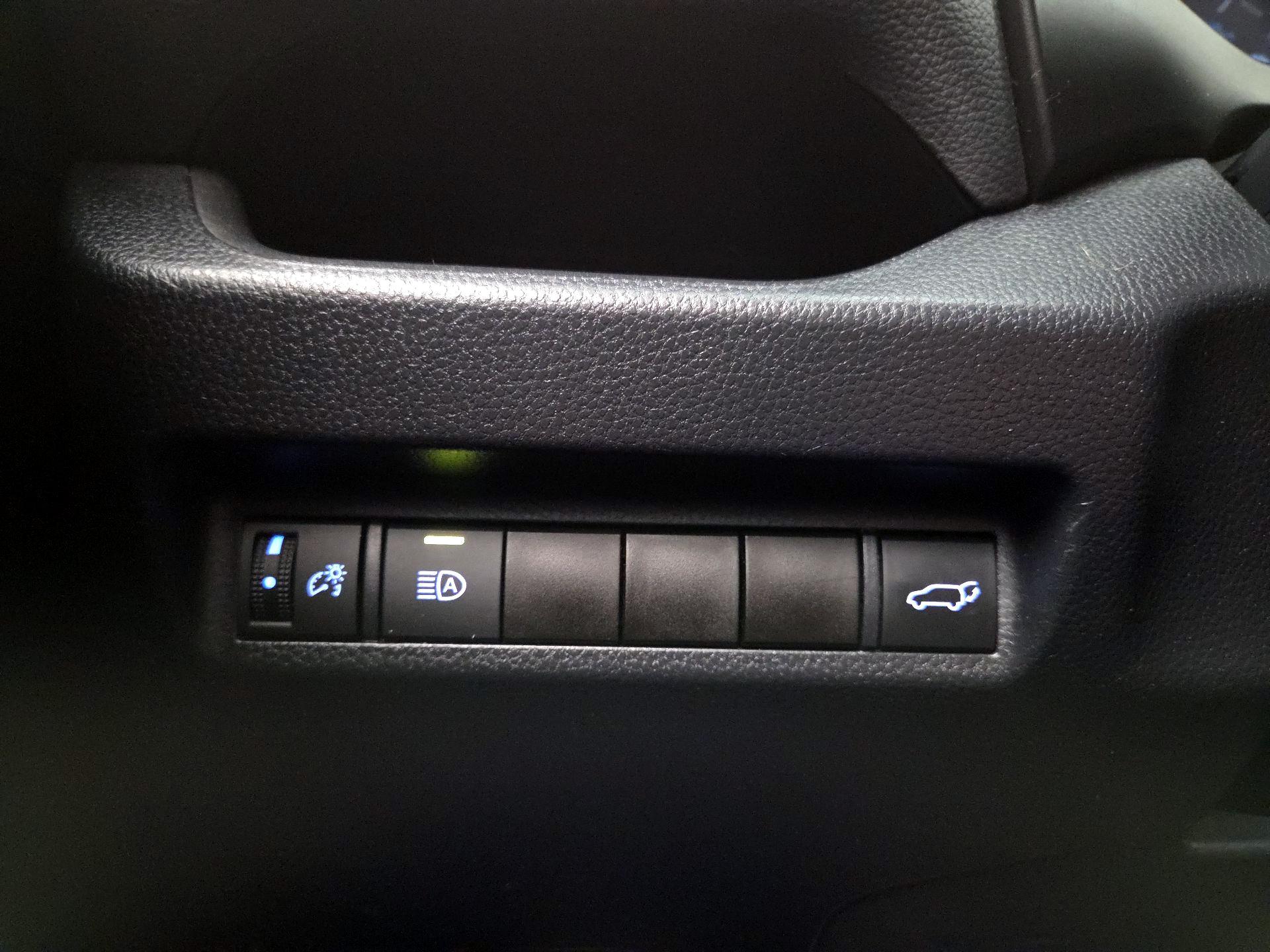 Thumbnail: 2021 Toyota RAV4 - 13