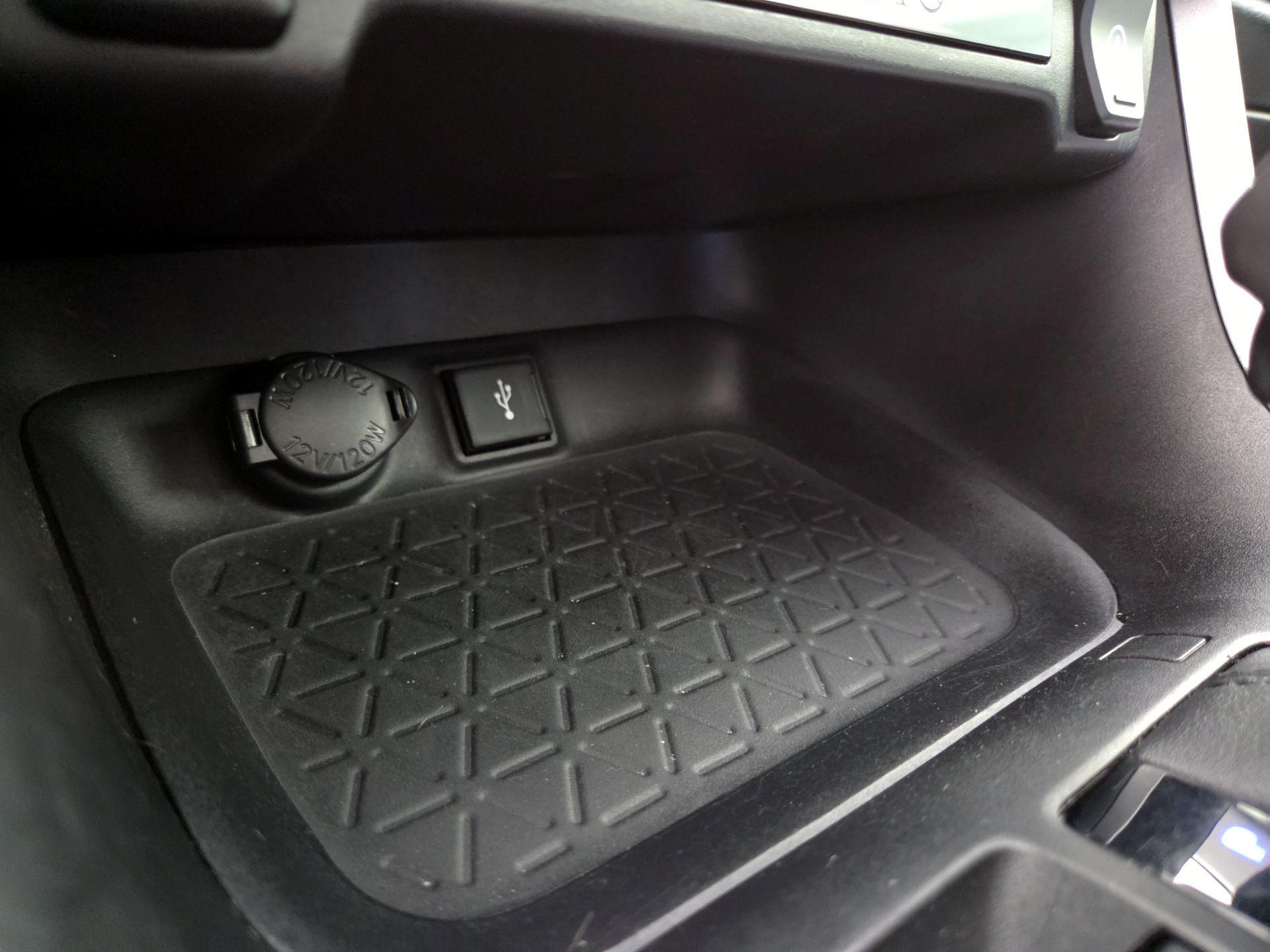 Thumbnail: 2021 Toyota RAV4 - 18