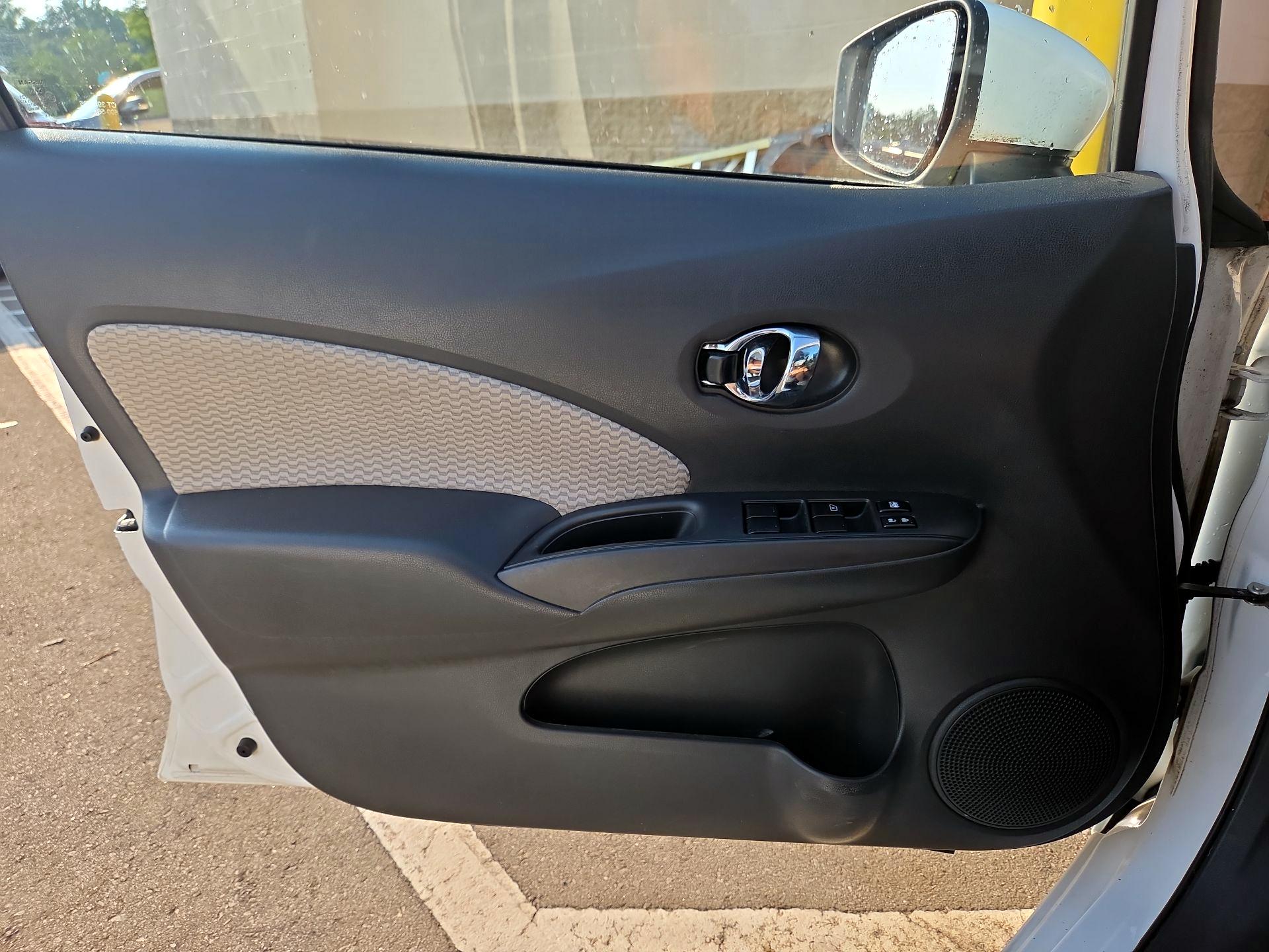Thumbnail: 2015 Nissan Versa Note - 12