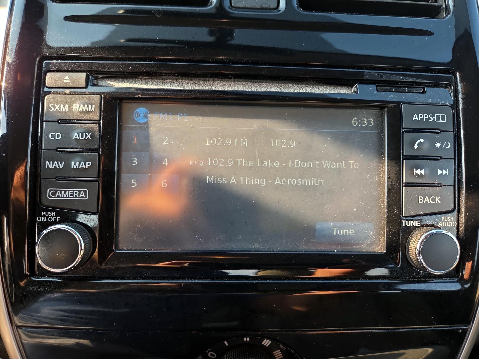 Thumbnail: 2015 Nissan Versa Note - 15