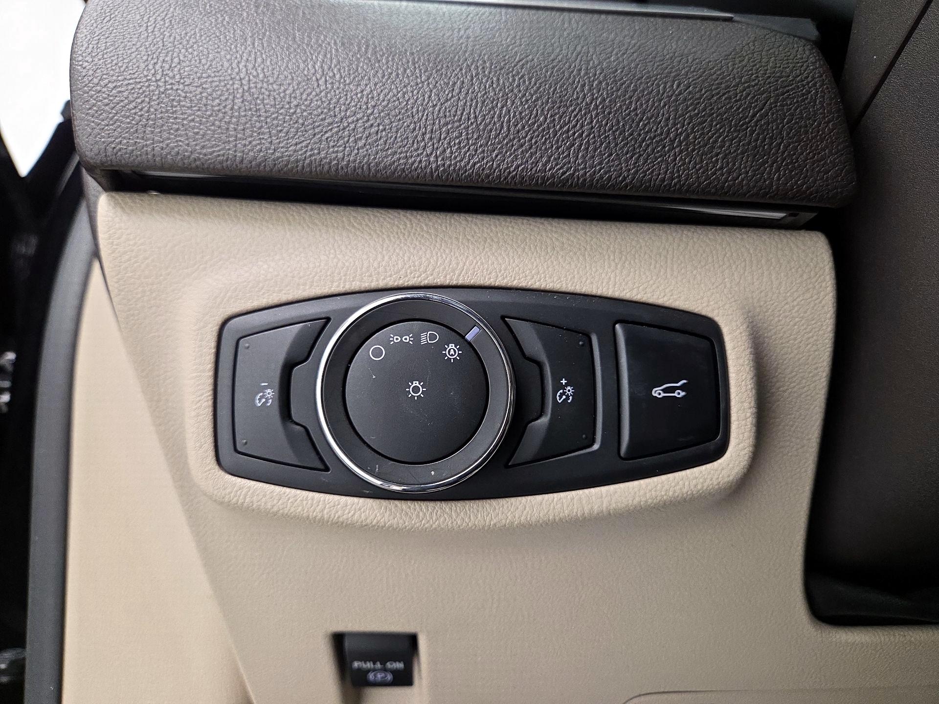 Thumbnail: 2018 Lincoln MKC - 13