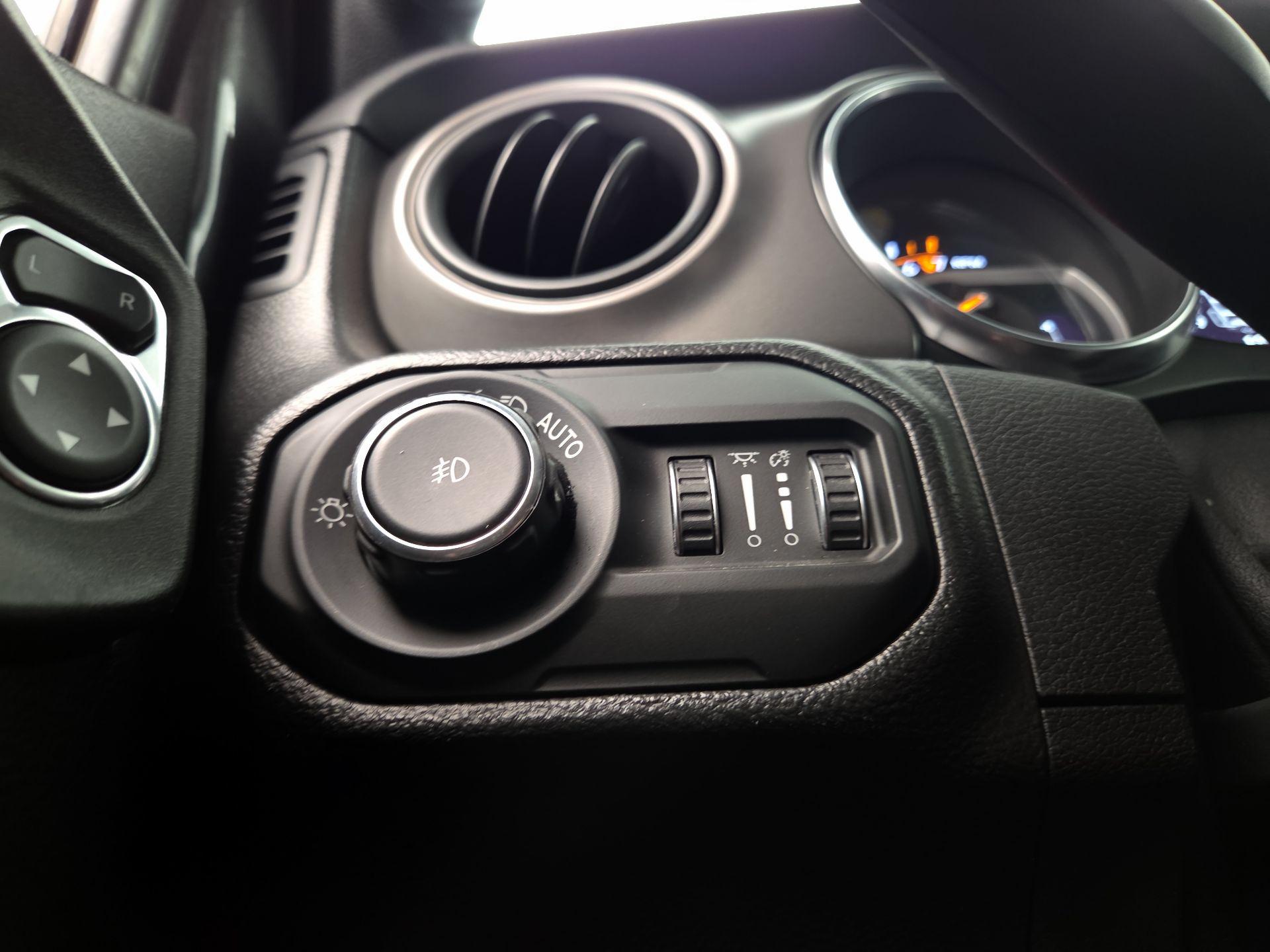 Thumbnail: 2021 Jeep Wrangler - 13