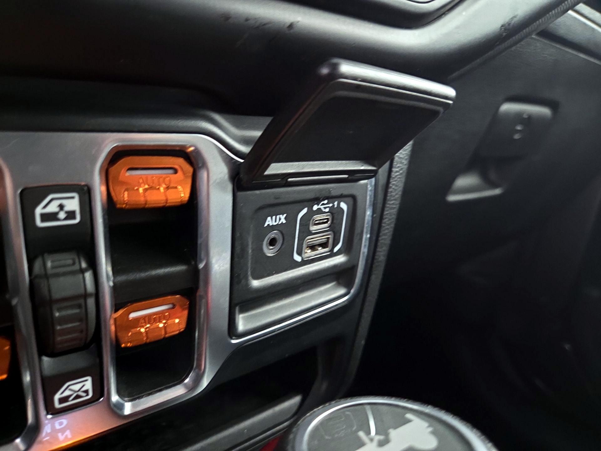 Thumbnail: 2021 Jeep Wrangler - 18