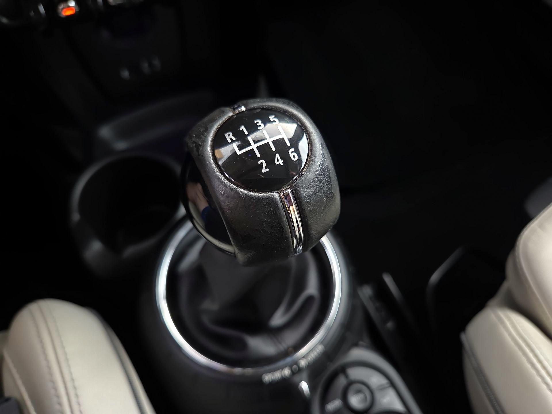 Thumbnail: 2016 MINI Cooper Hardtop - 16