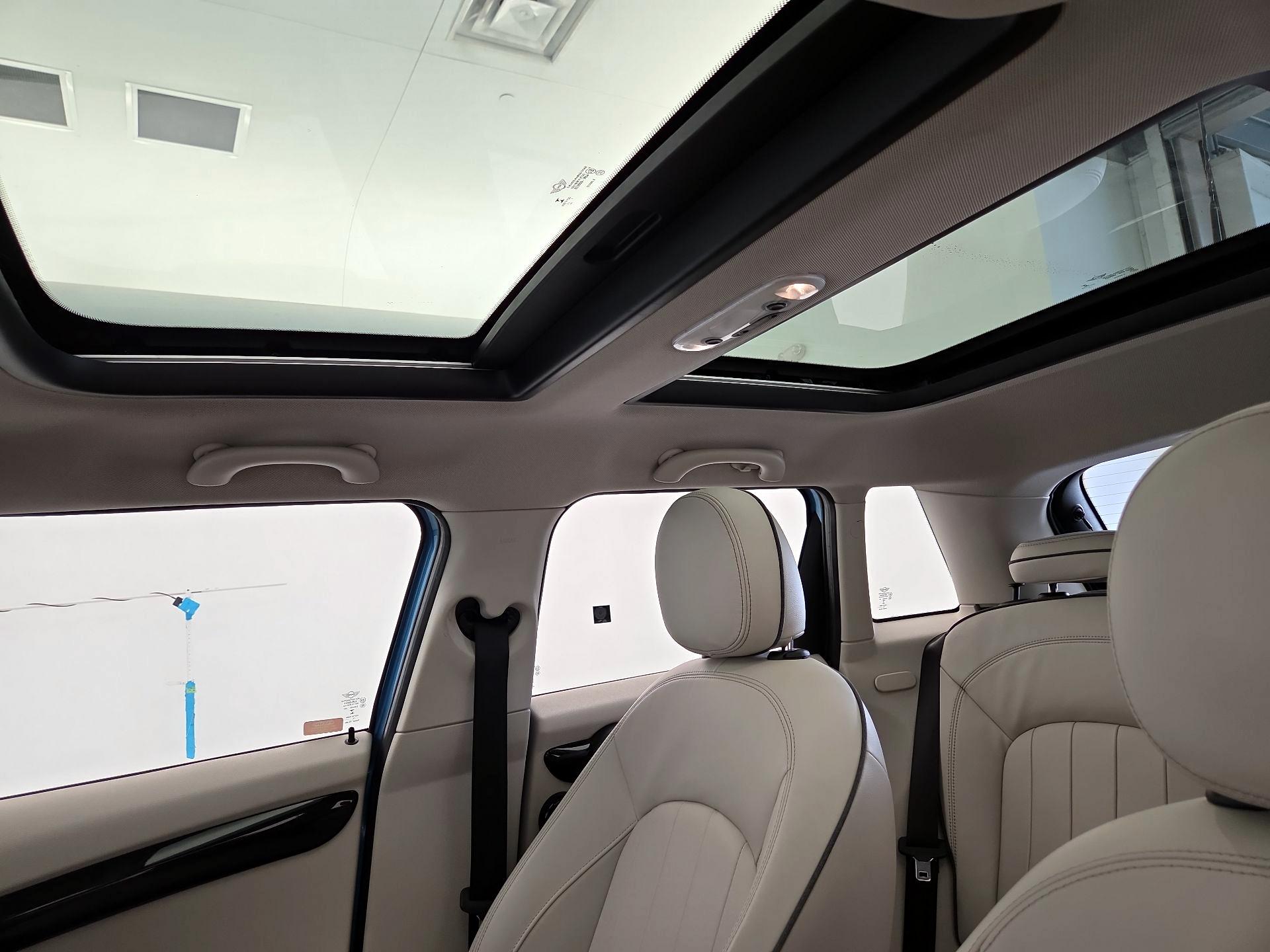 Thumbnail: 2016 MINI Cooper Hardtop - 18