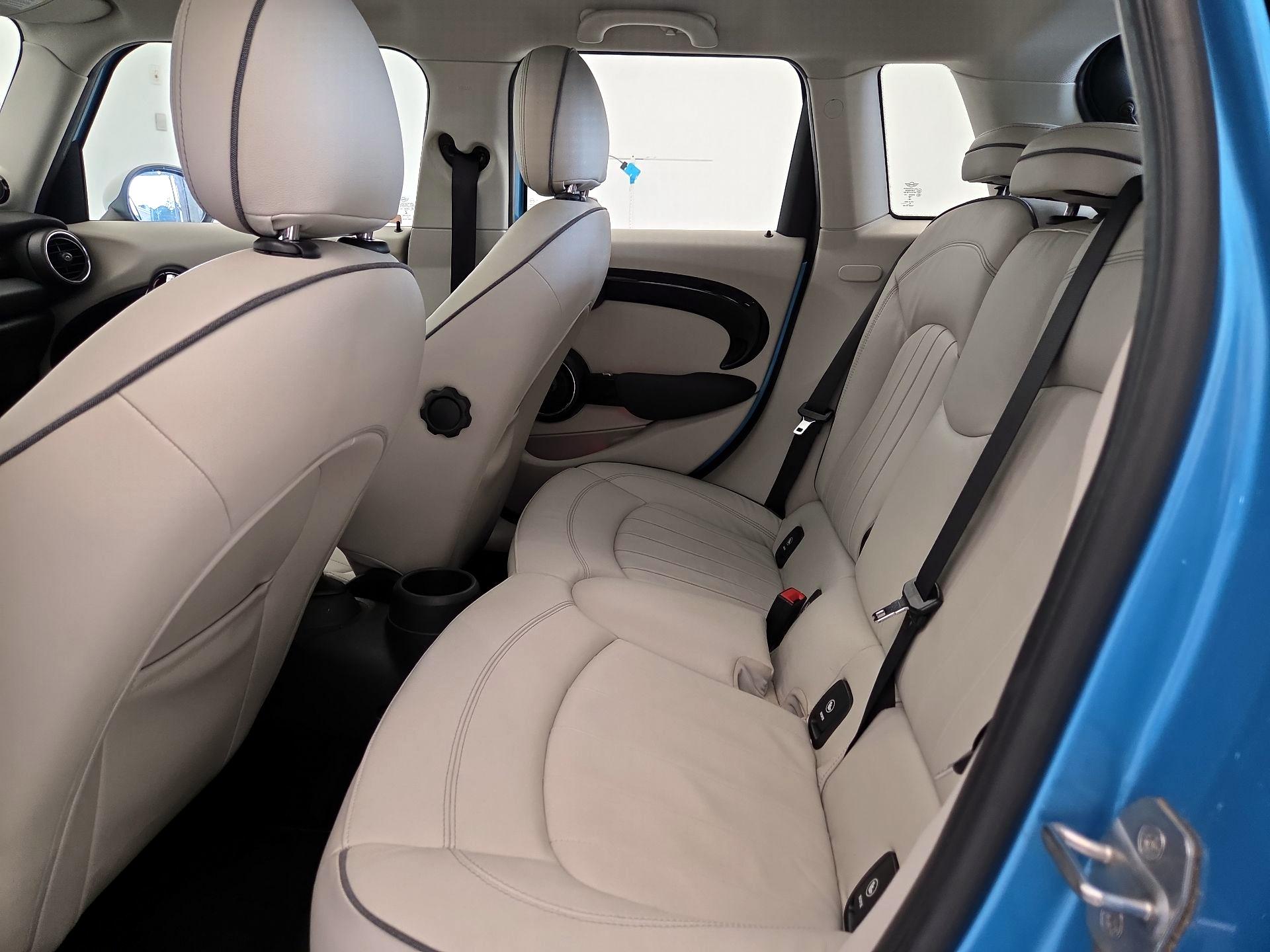 Thumbnail: 2016 MINI Cooper Hardtop - 19