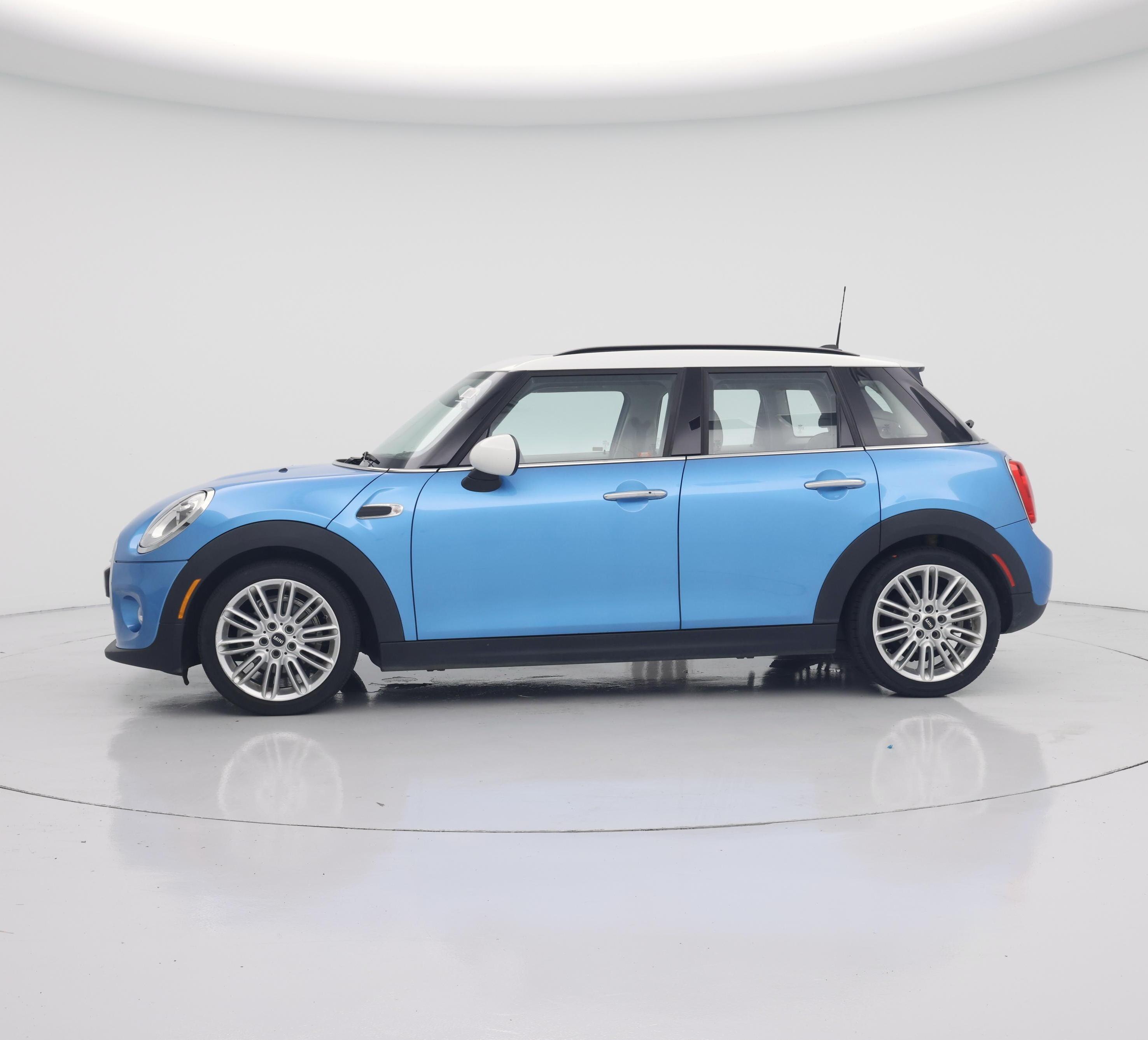 Thumbnail: 2016 MINI Cooper Hardtop - 3