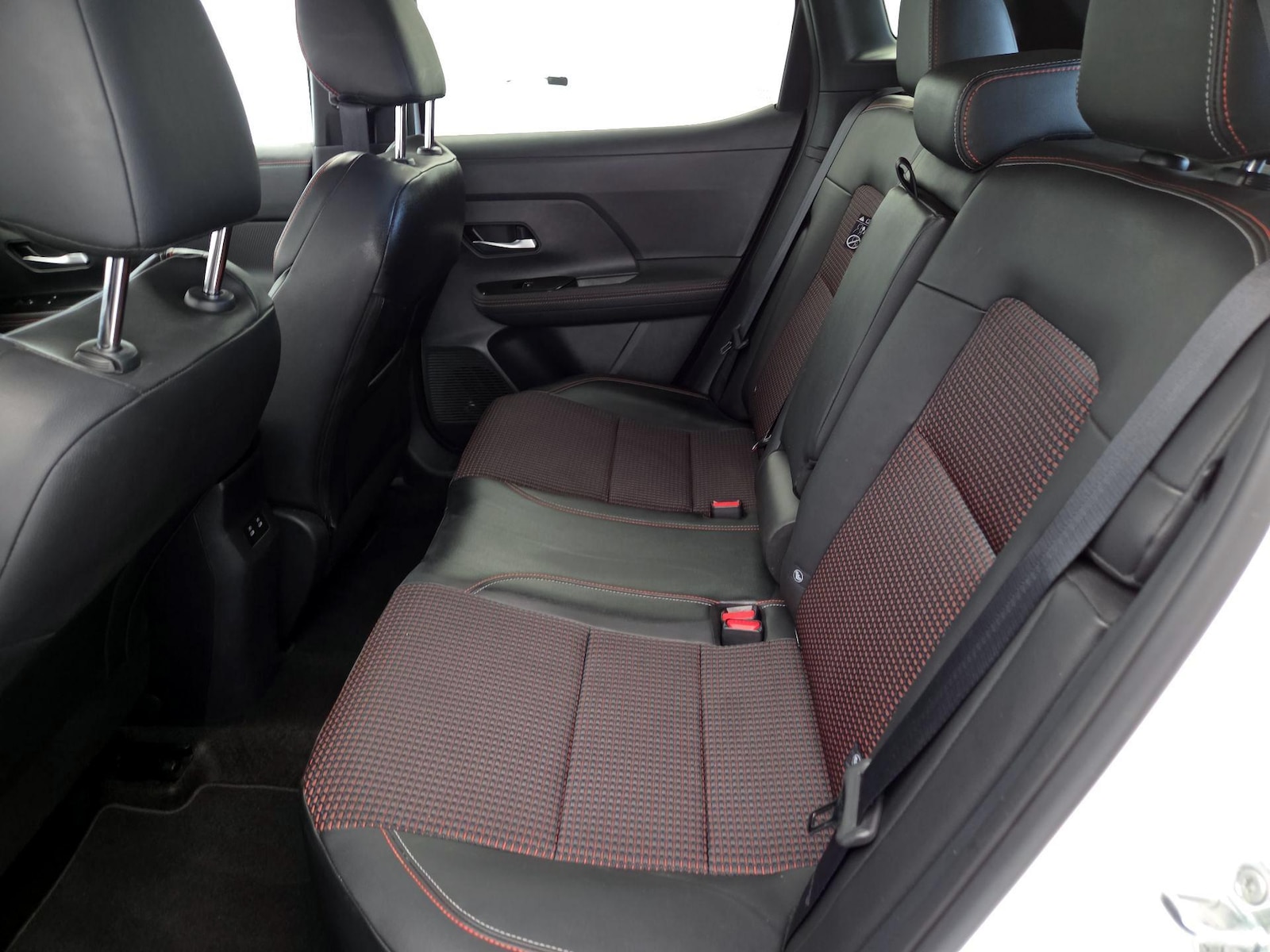 2025 Nissan Kicks SR - Photo 20
