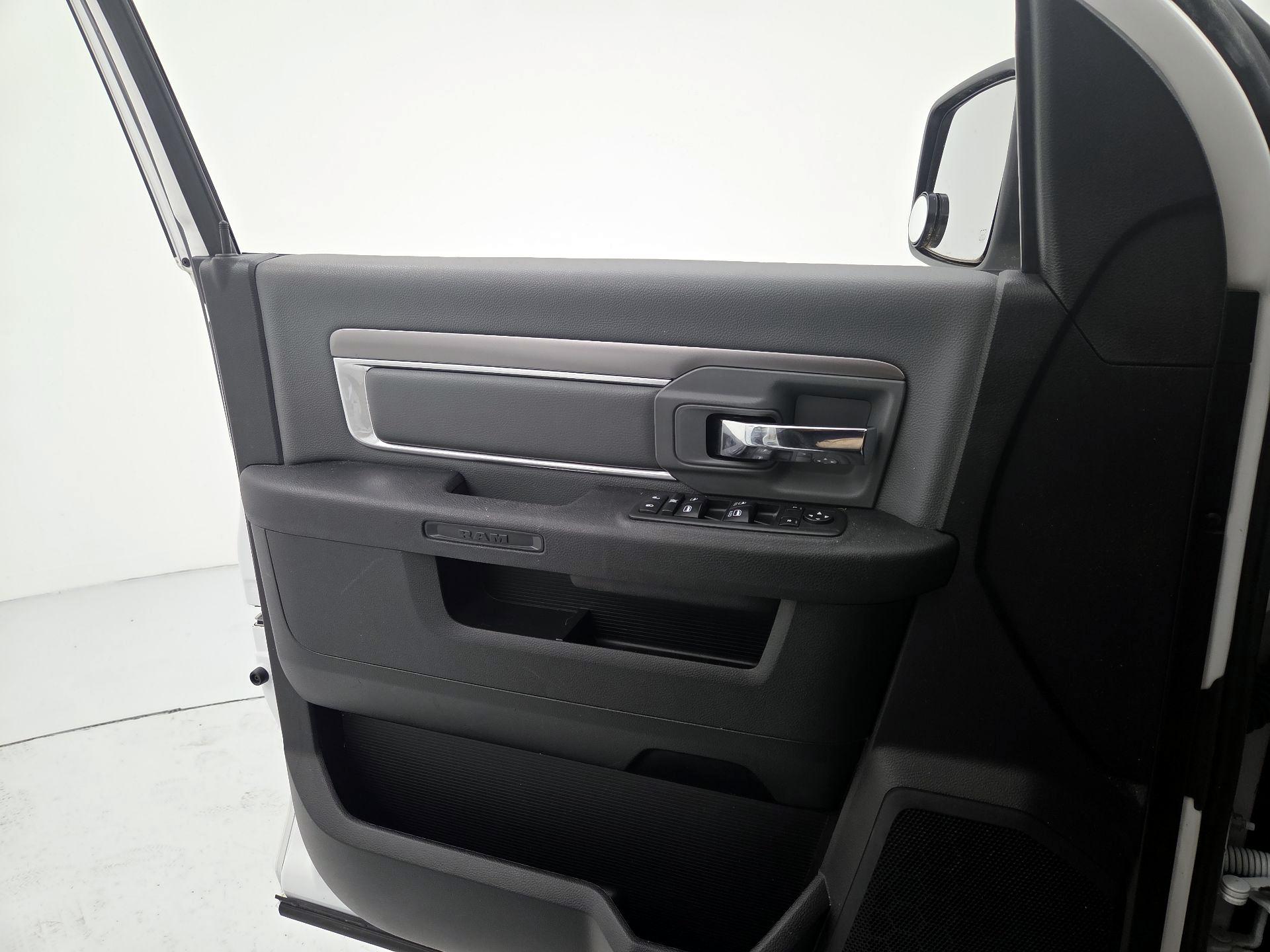 Thumbnail: 2021 RAM 1500 Classic - 12