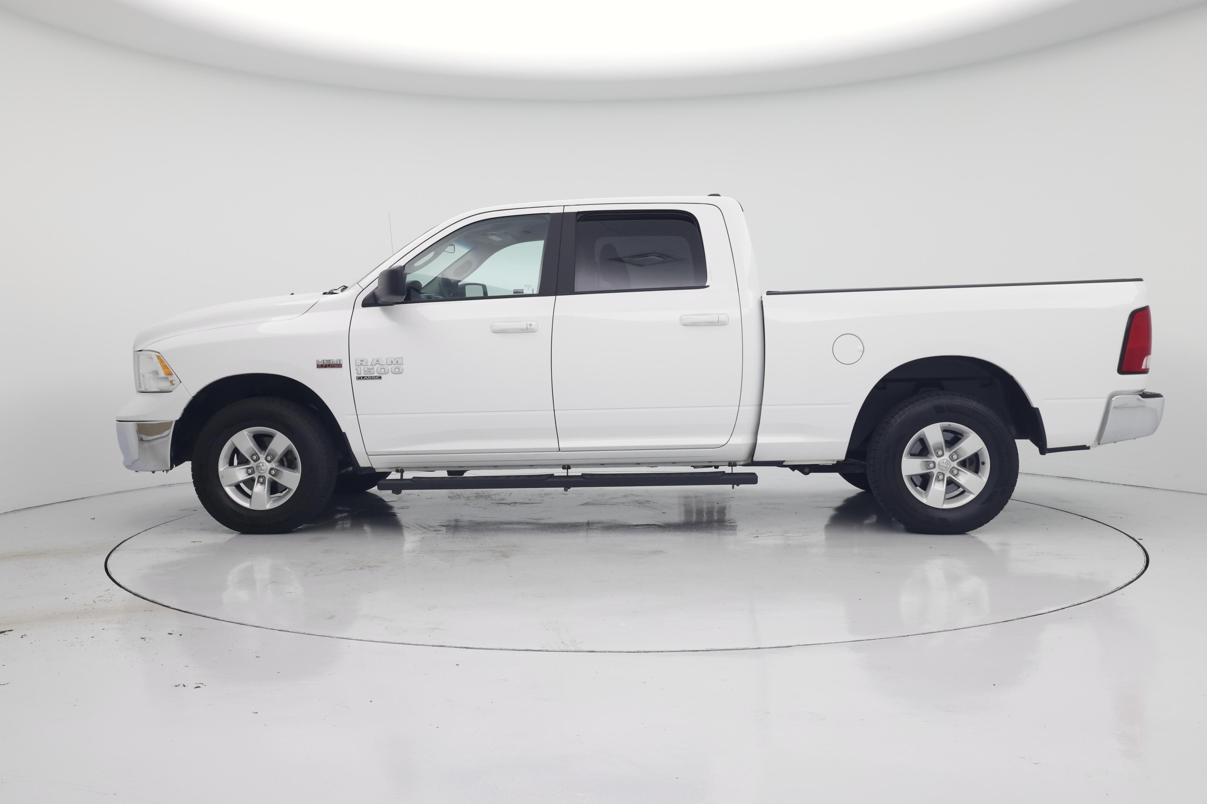 Thumbnail: 2021 RAM 1500 Classic - 3