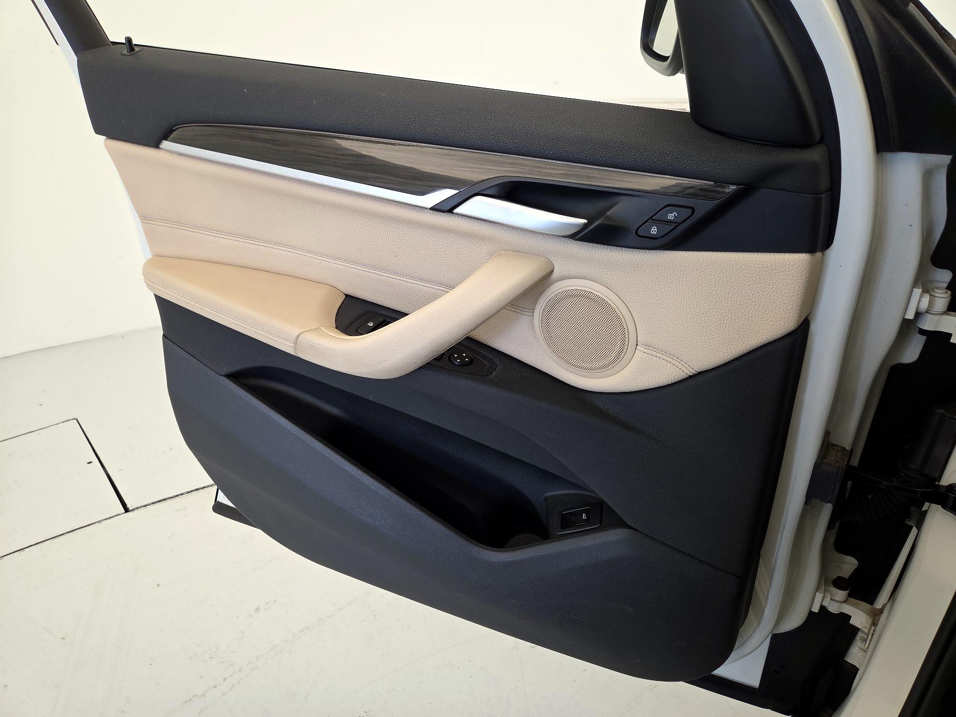 Thumbnail: 2017 BMW X1 - 12