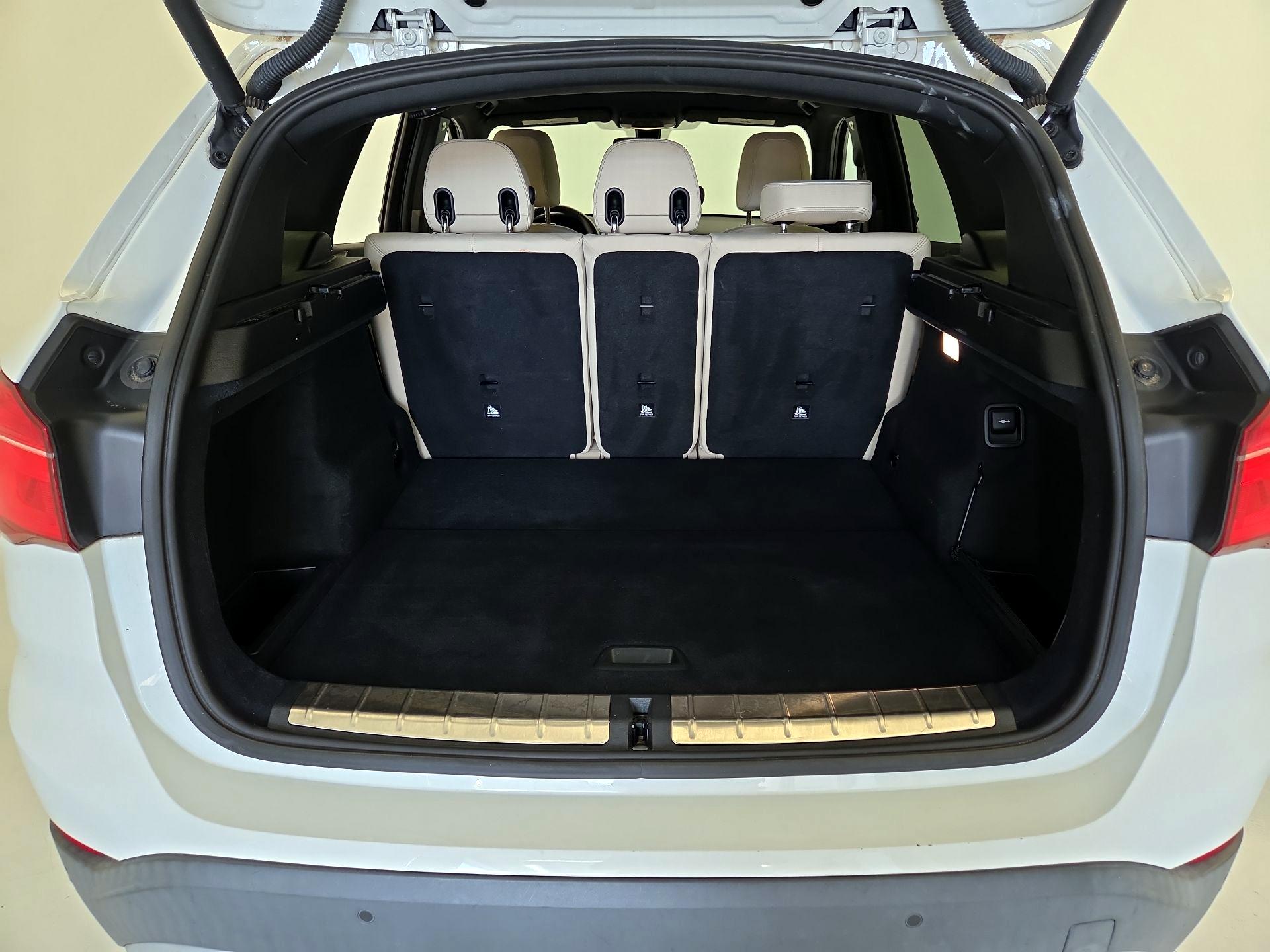 Thumbnail: 2017 BMW X1 - 20