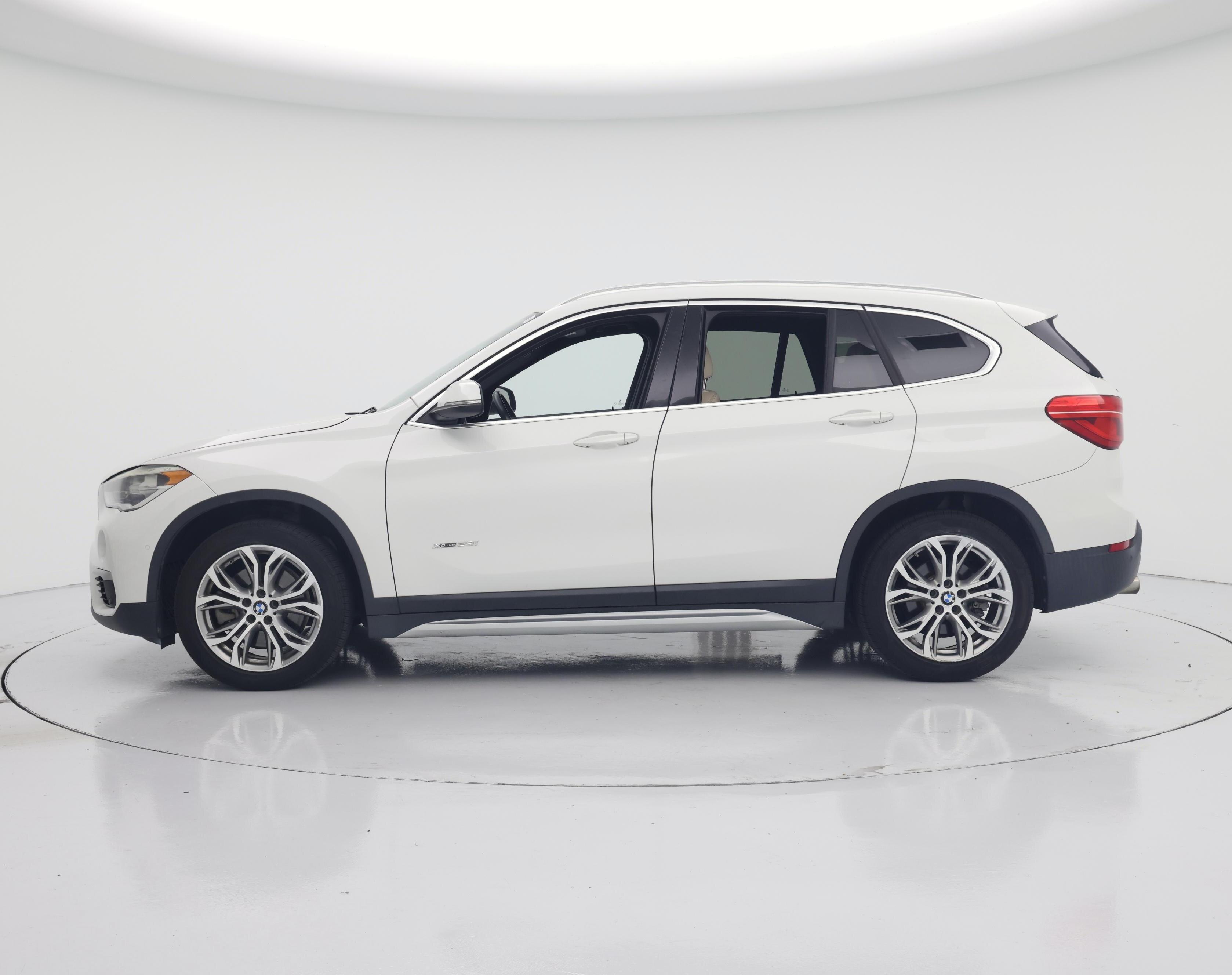 Thumbnail: 2017 BMW X1 - 3