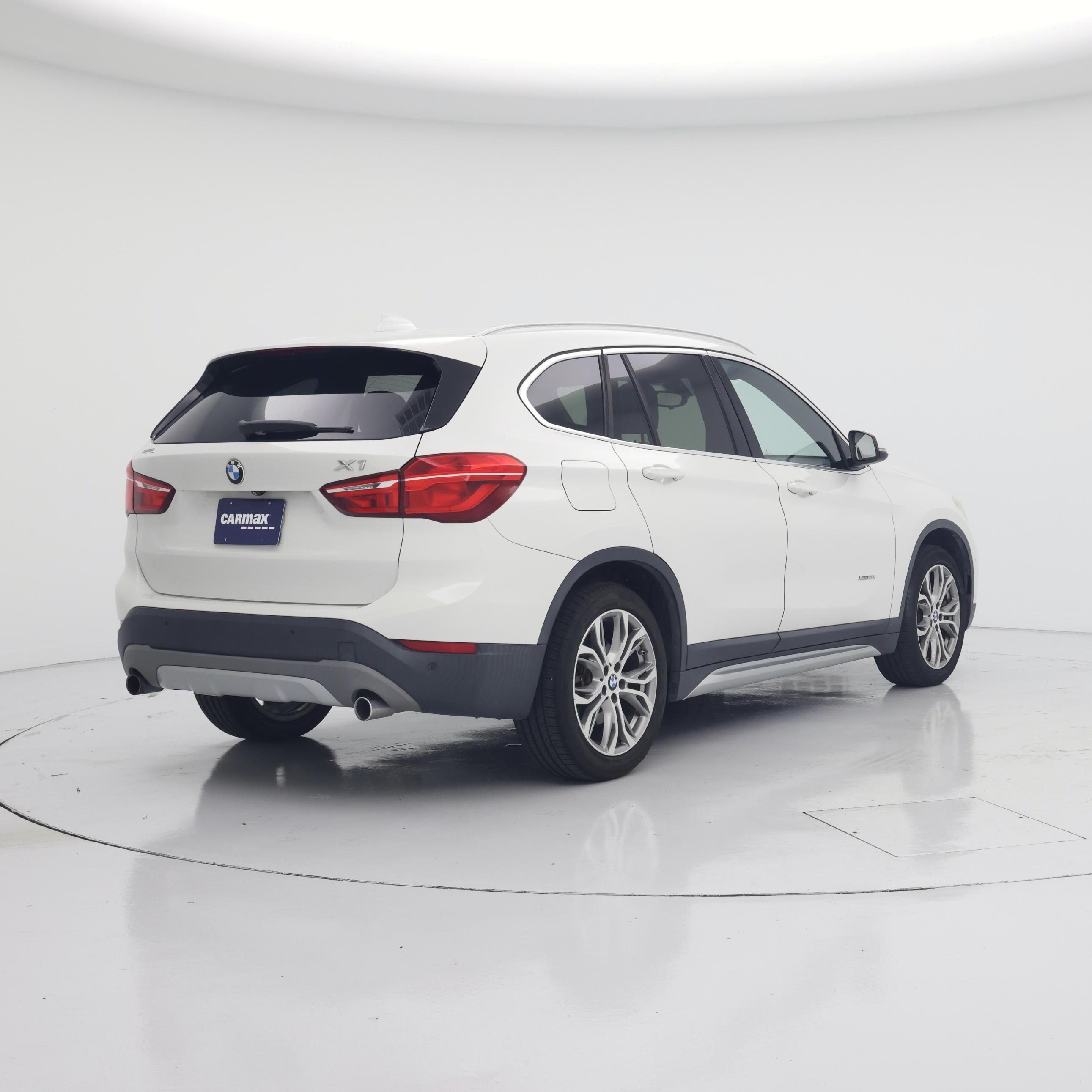 Thumbnail: 2017 BMW X1 - 8