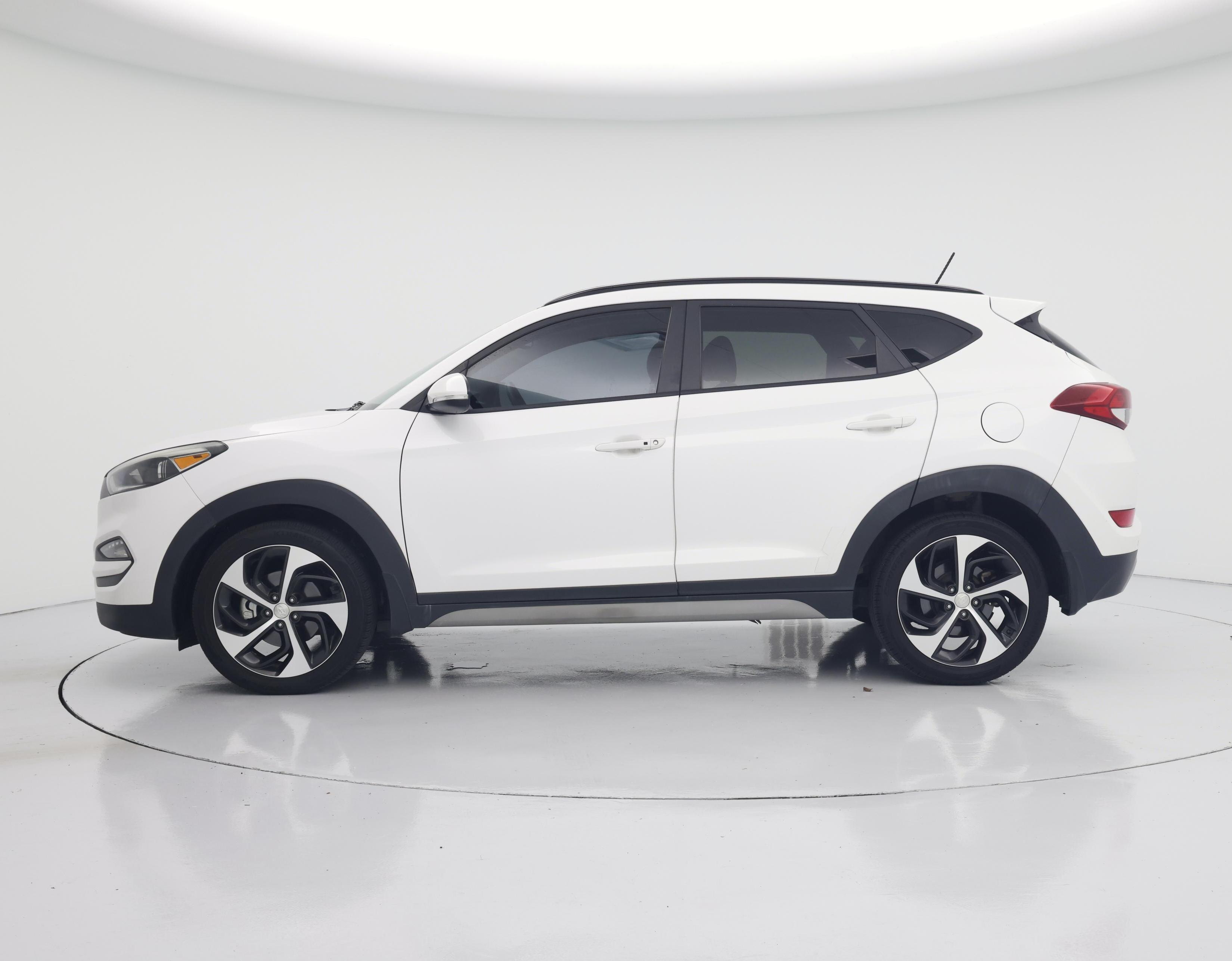Thumbnail: 2017 Hyundai Tucson - 3