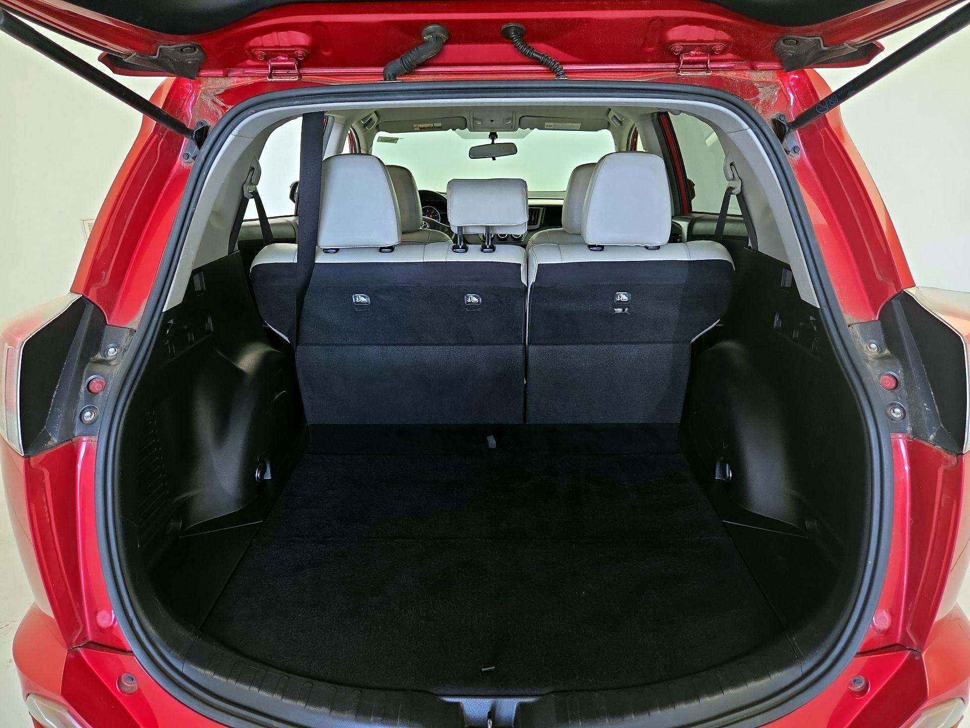Thumbnail: 2016 Toyota RAV4 - 20